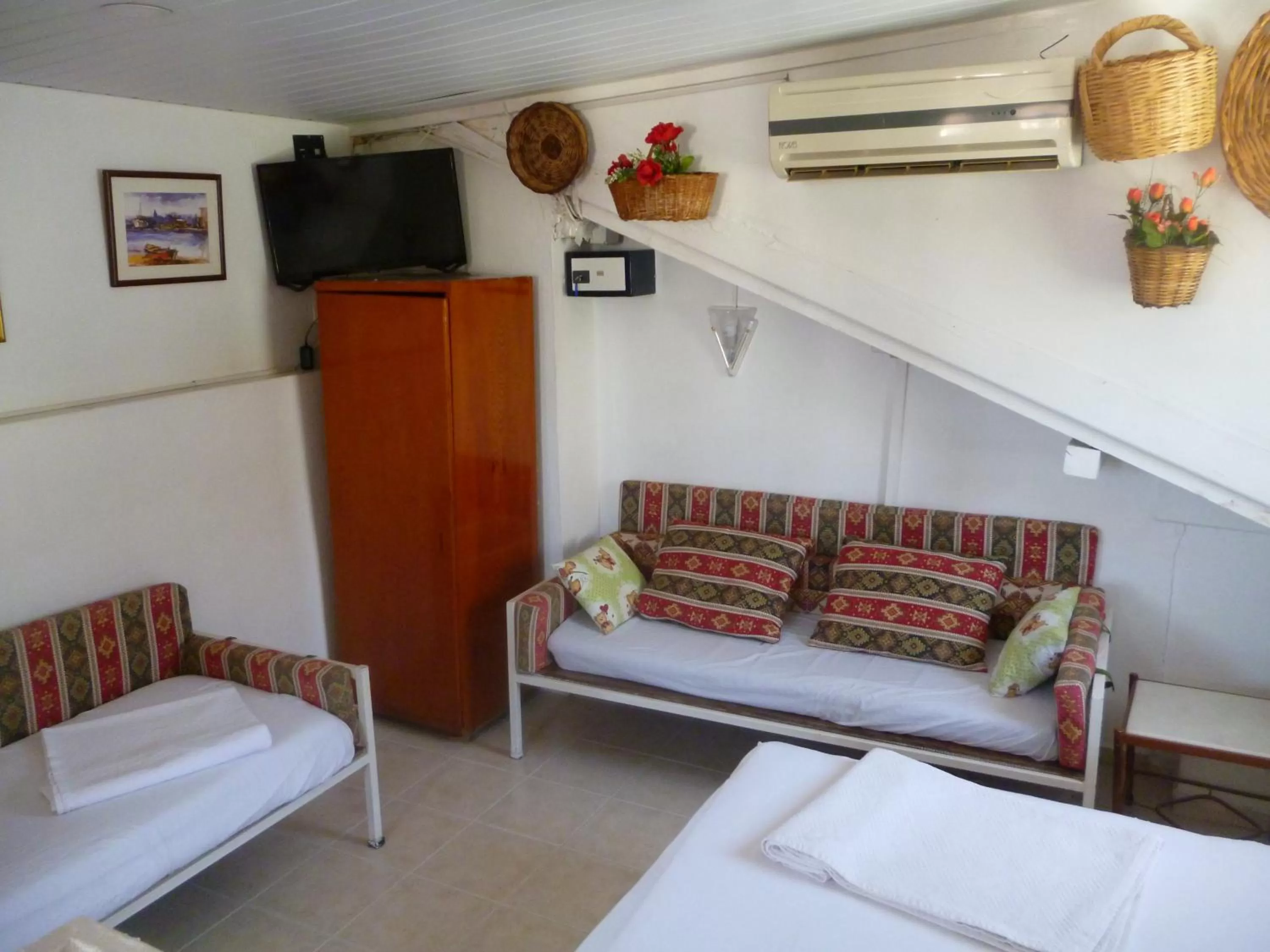 Bedroom, Bed in Frankfurt Hotel