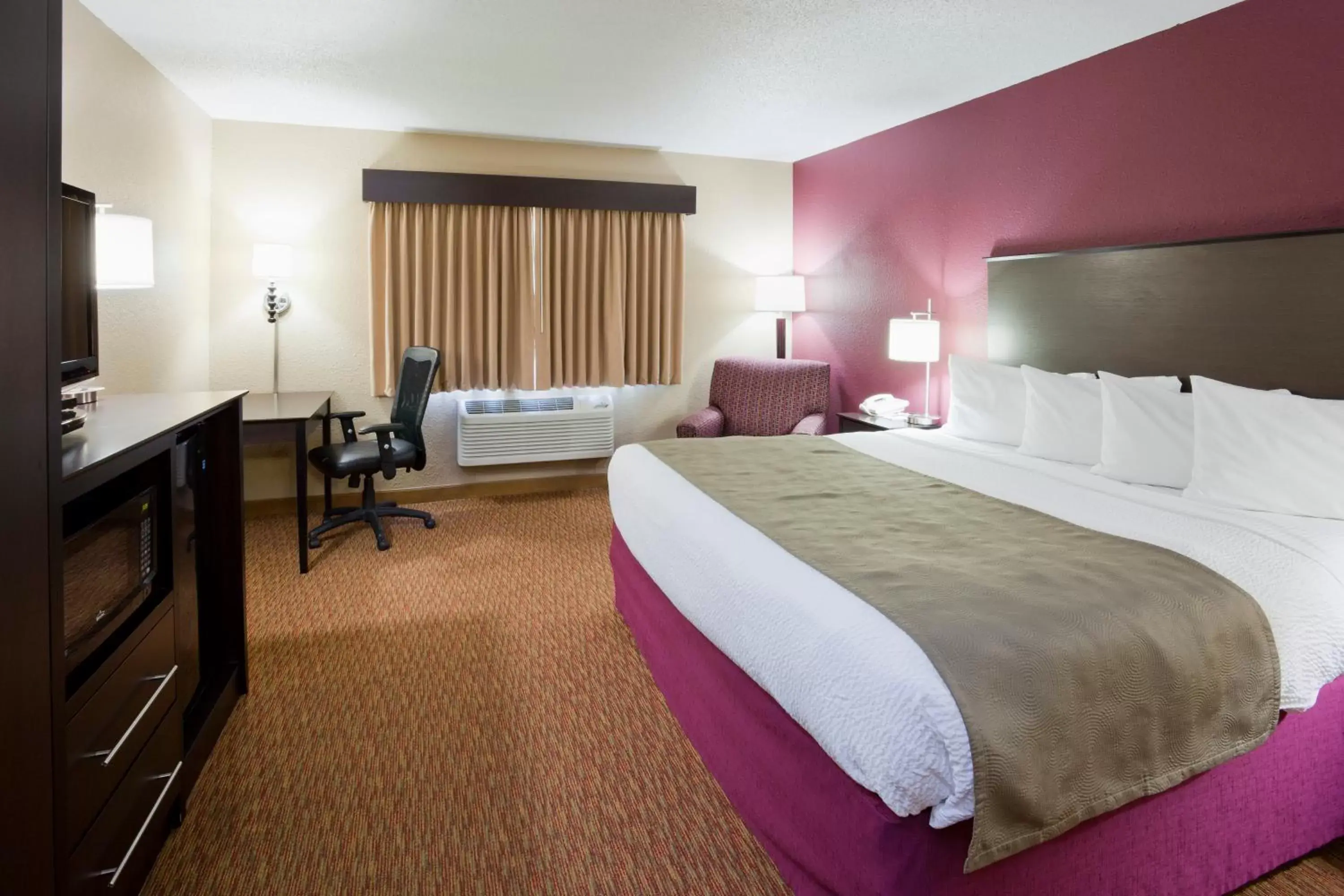 One-Bedroom King Suite - Non-Smoking in AmericInn by Wyndham Osceola One-Bedroom King Suite - Non-Smoking in AmericInn by Wyndham Osceola