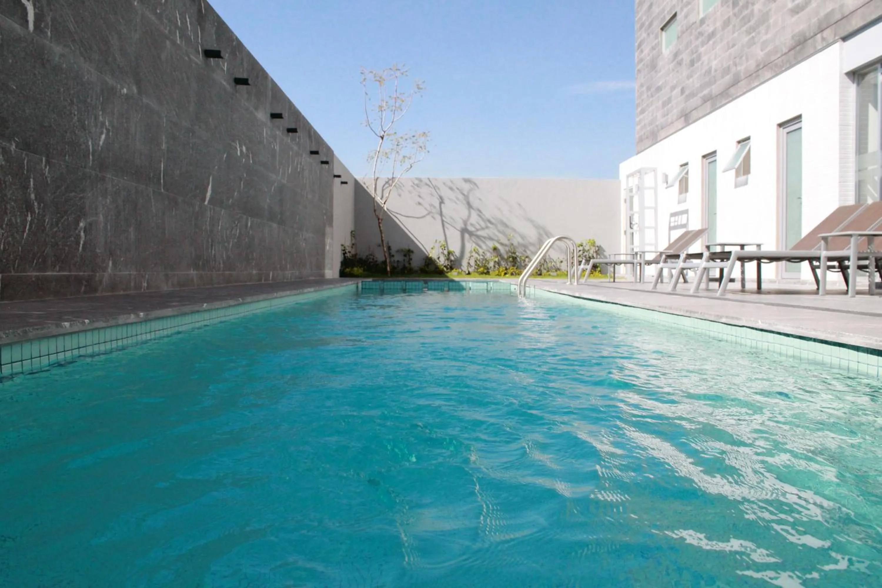 Swimming pool in Casa Inn Business Irapuato