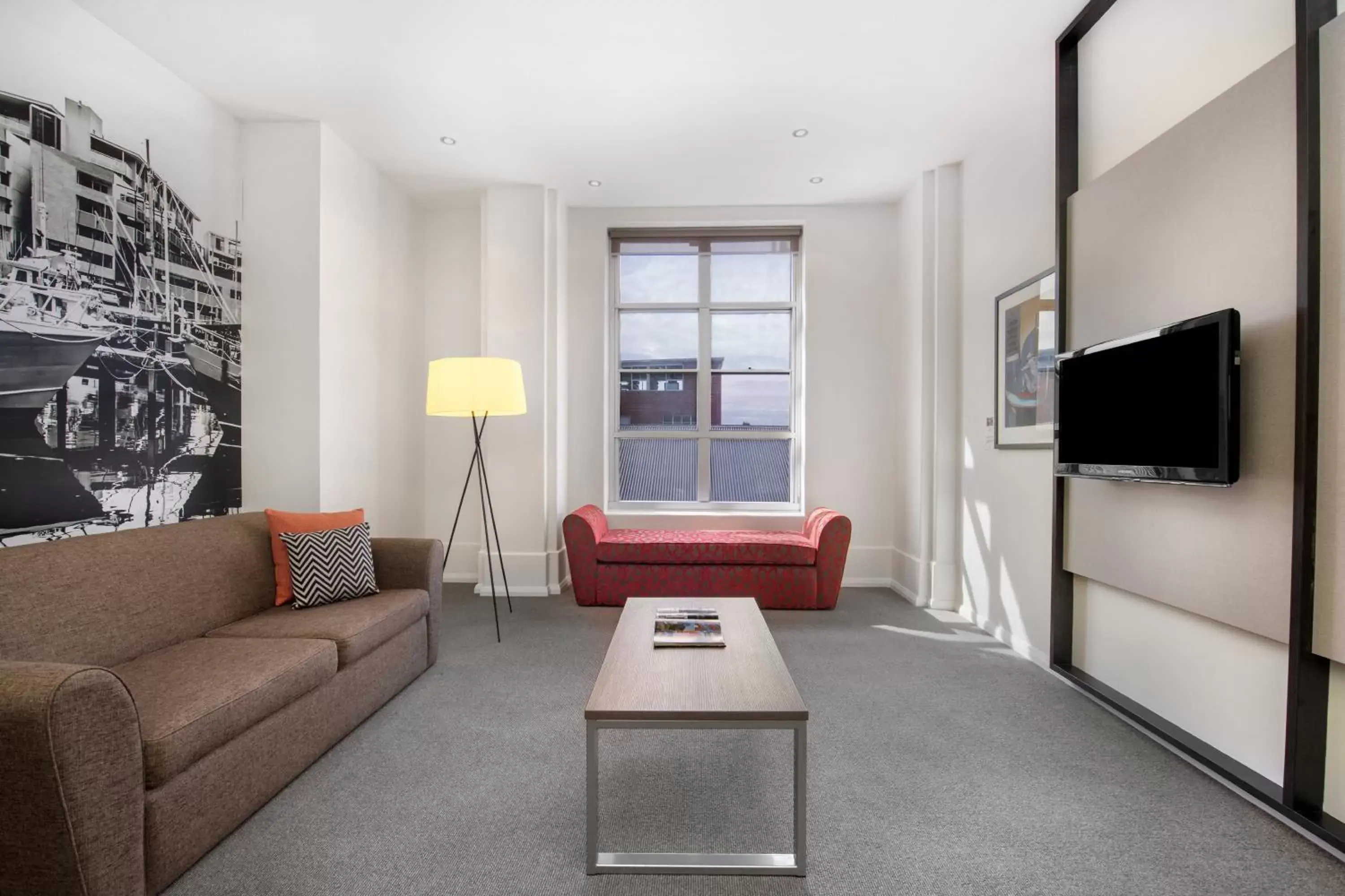 One-Bedroom Apartment in Mantra One Sandy Bay Road One-Bedroom Apartment in Mantra One Sandy Bay Road