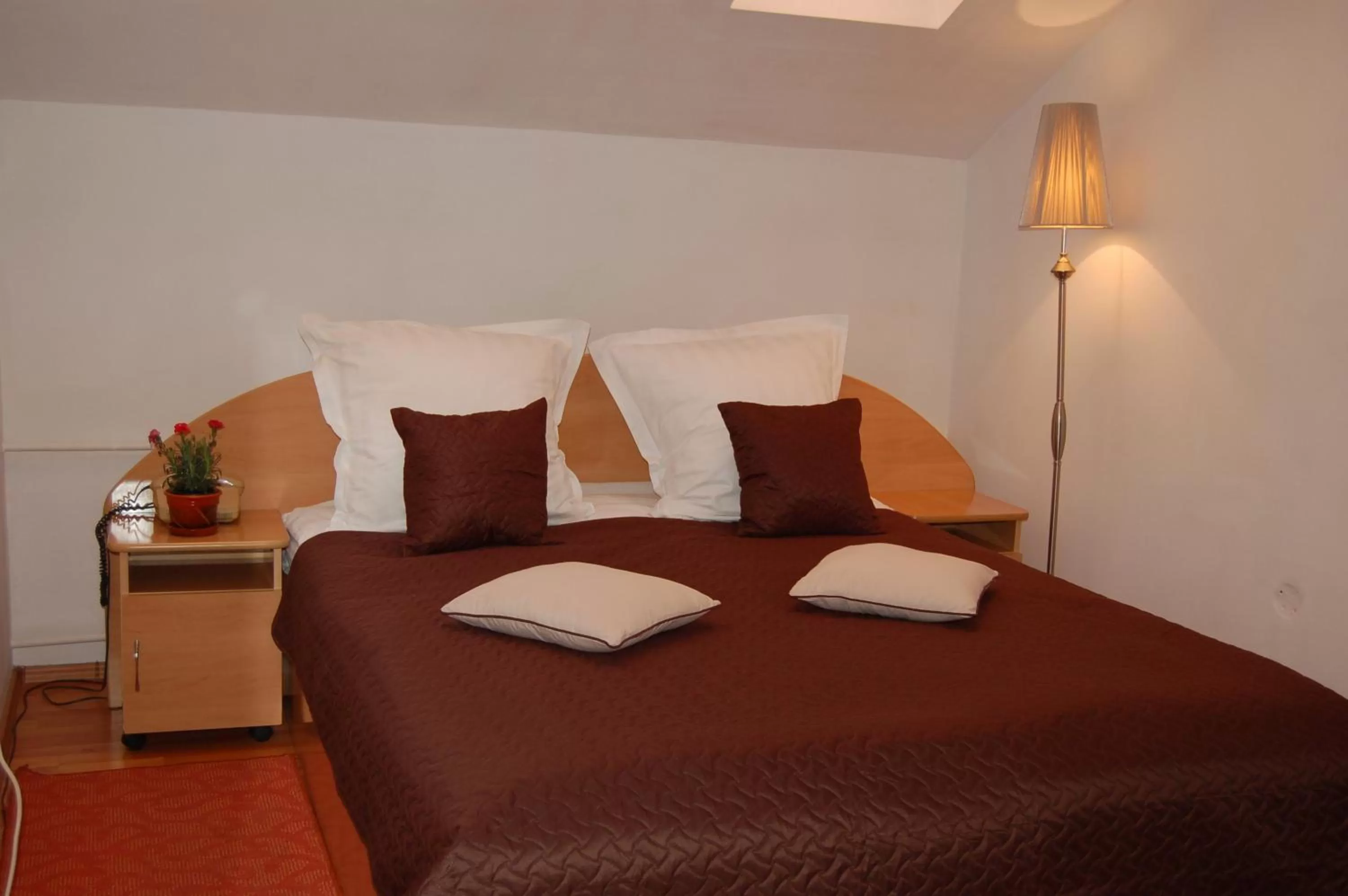 Bed in Motel Maestro