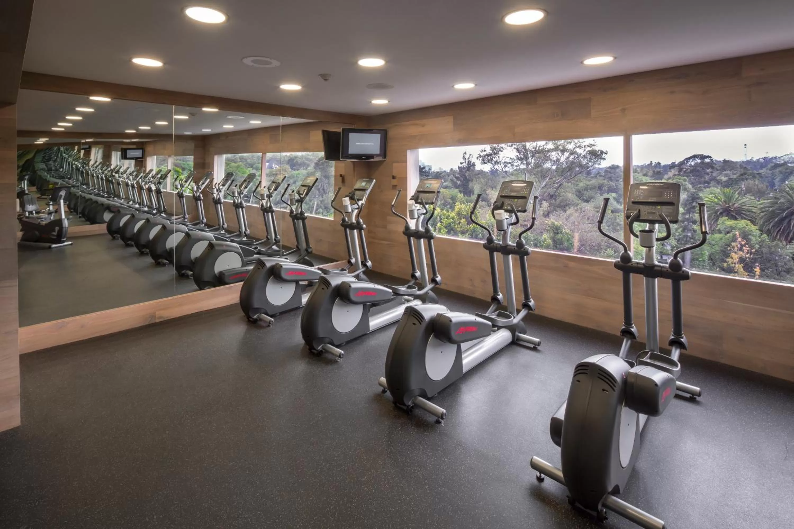 Fitness centre/facilities in Presidente InterContinental Mexico City by IHG