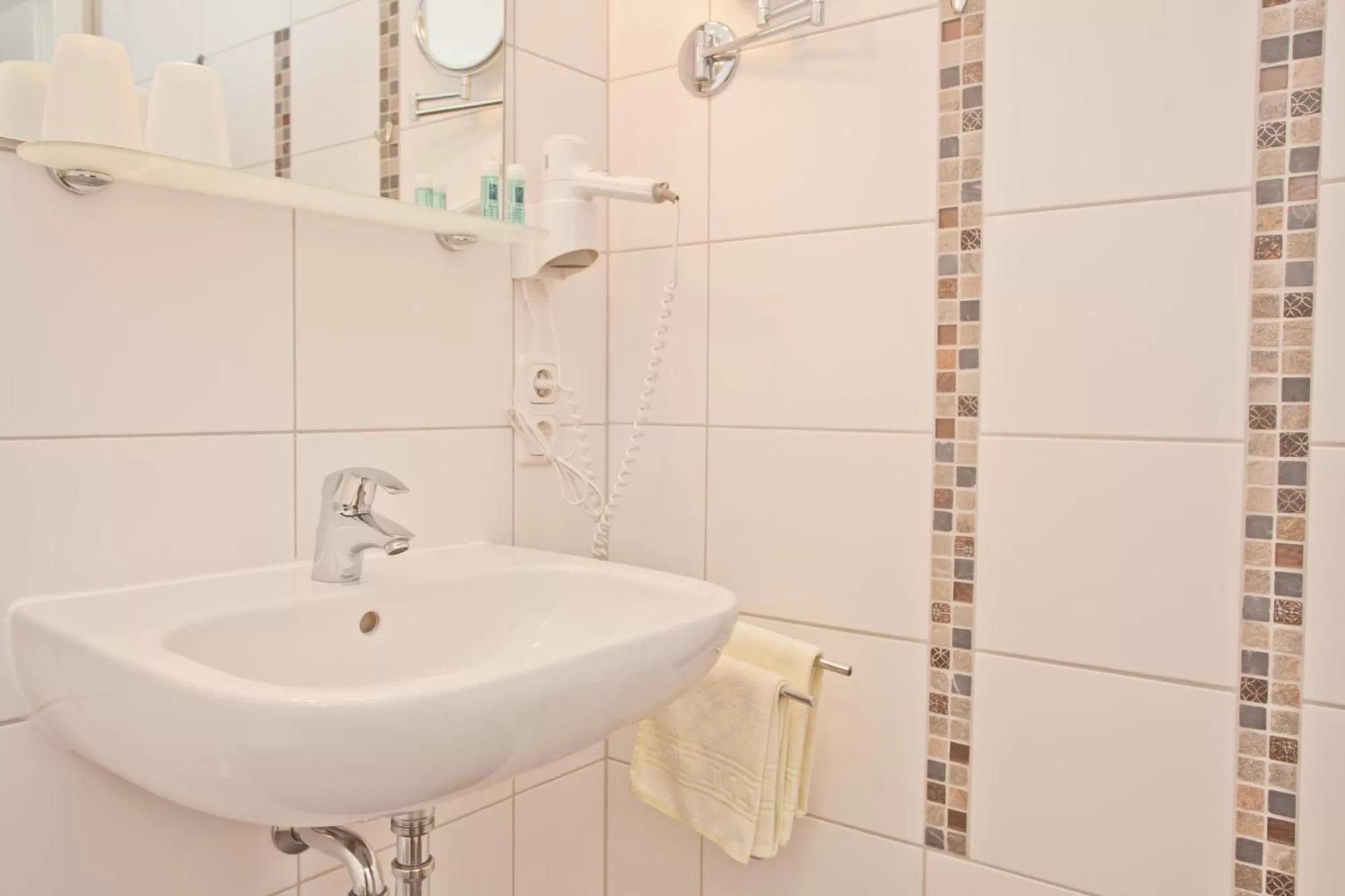 Toilet in Frühstückshotel Landgasthof Kramer