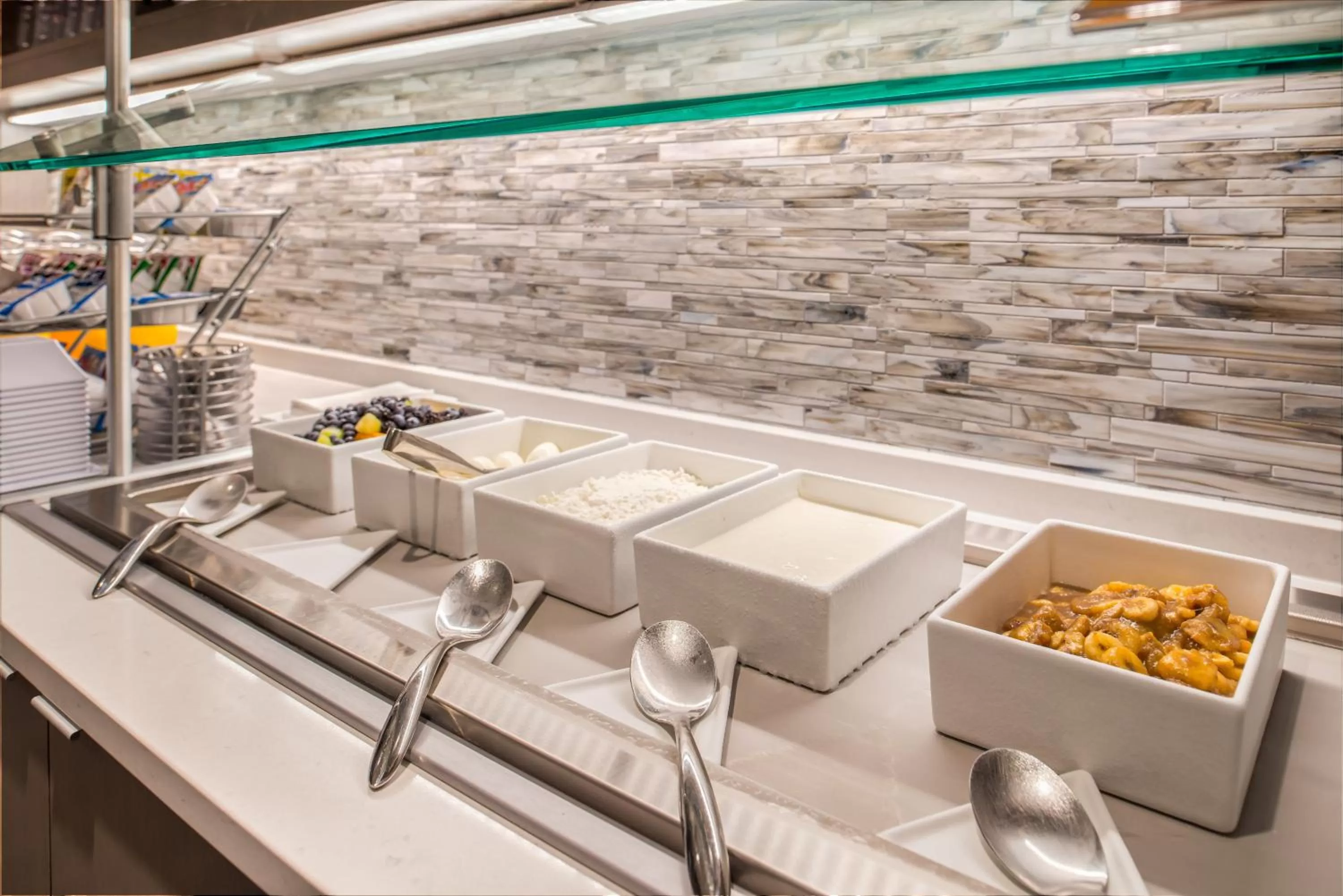 Buffet breakfast in Hyatt House Raleigh/Rdu/Brier Creek