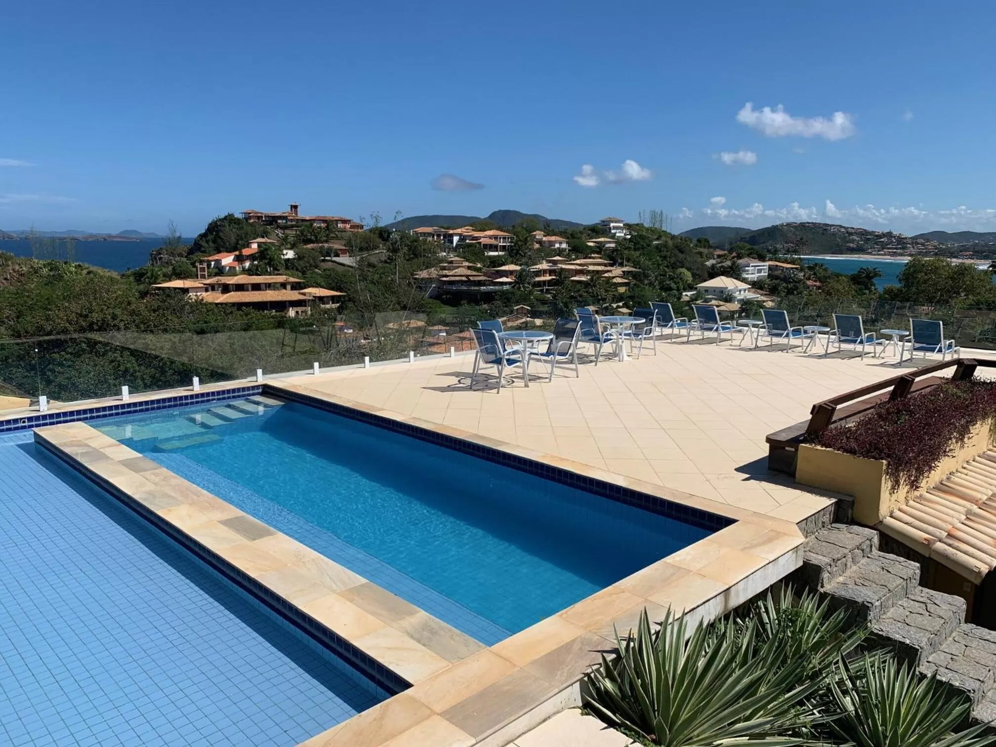 Swimming Pool in Praia da Ferradurinha Guest House