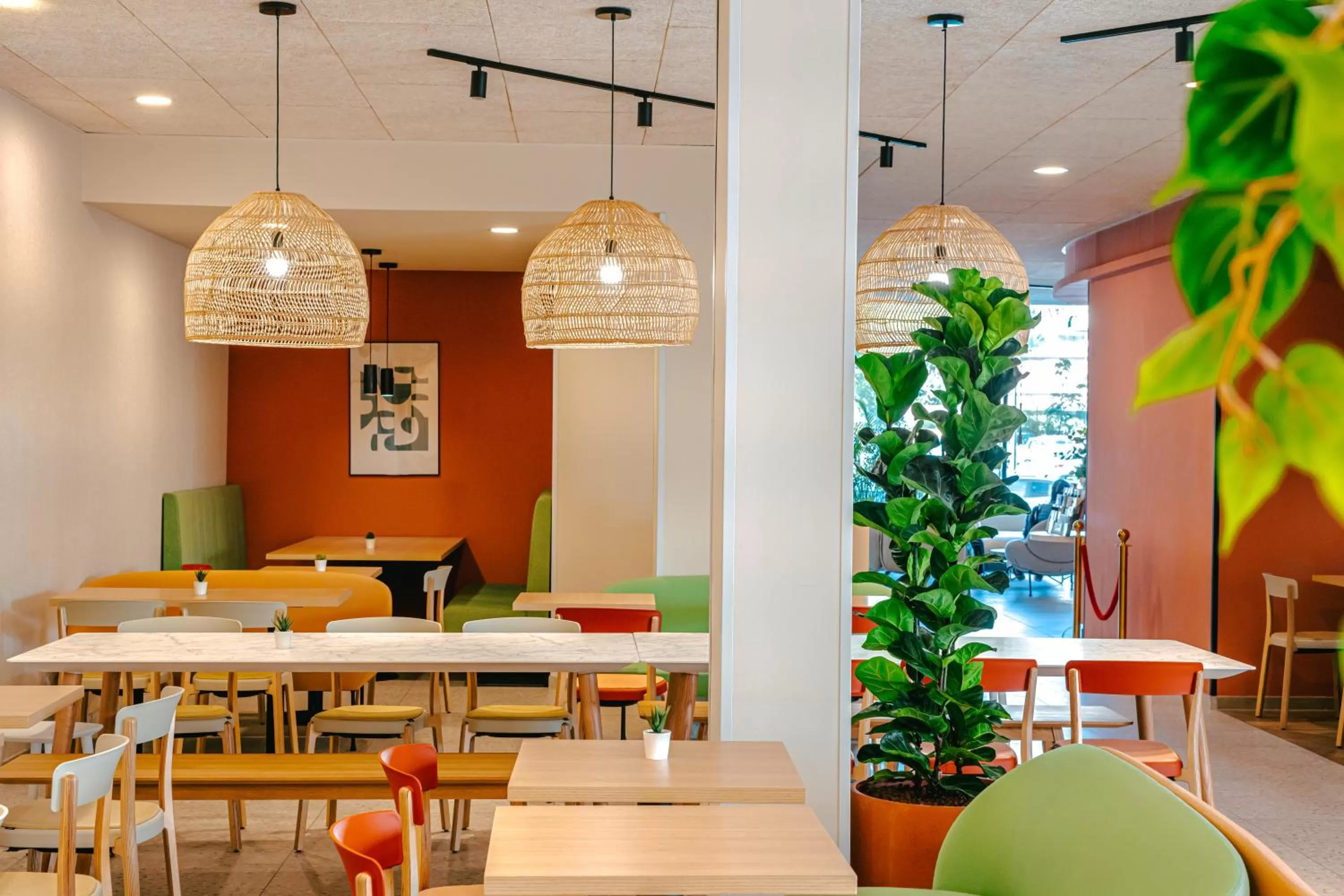 Restaurant/places to eat in ibis Styles Marseille Palais des Congrès Vélodrome