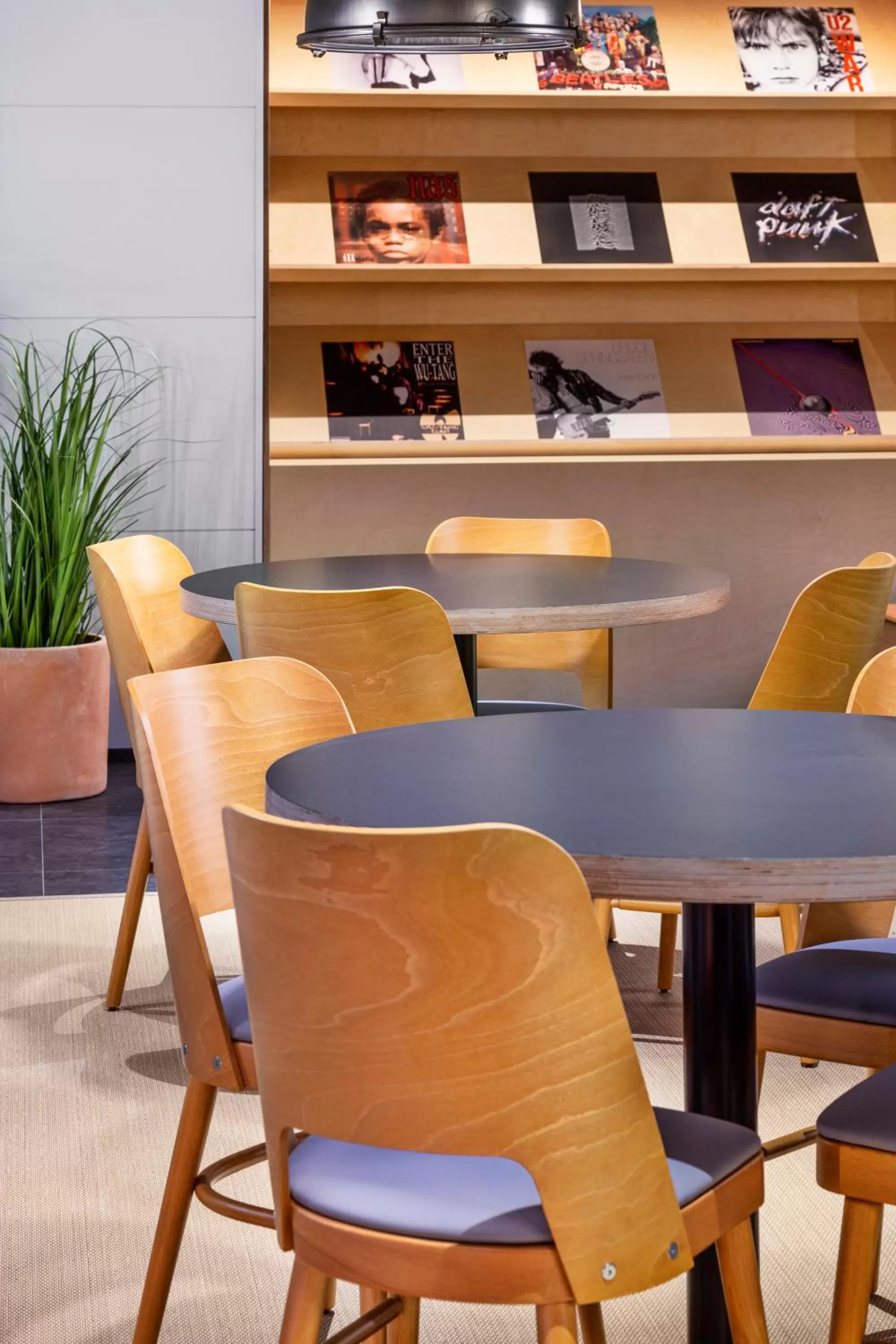 Lounge or bar in B&B HOTEL Castellón