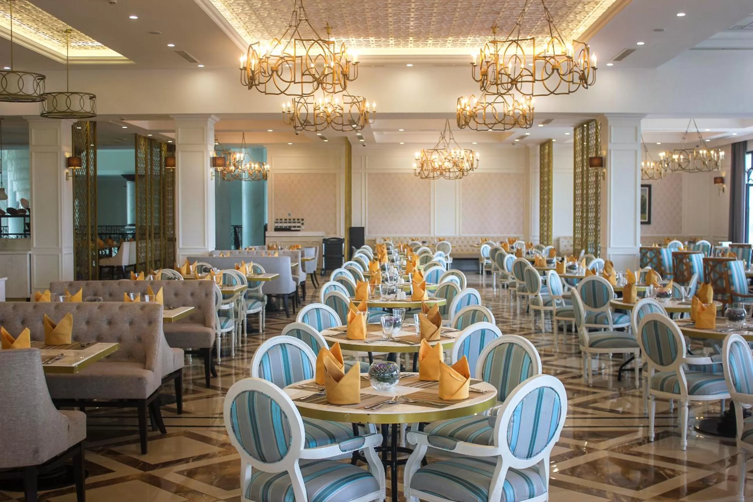 Restaurant/places to eat in Meliá Vinpearl Cam Ranh Beach Resort