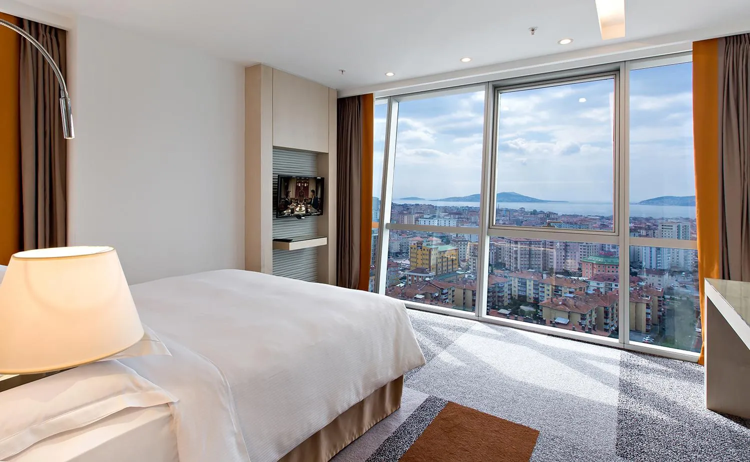 Sea view, Bed in Tango Arjaan by Rotana Istanbul Asia