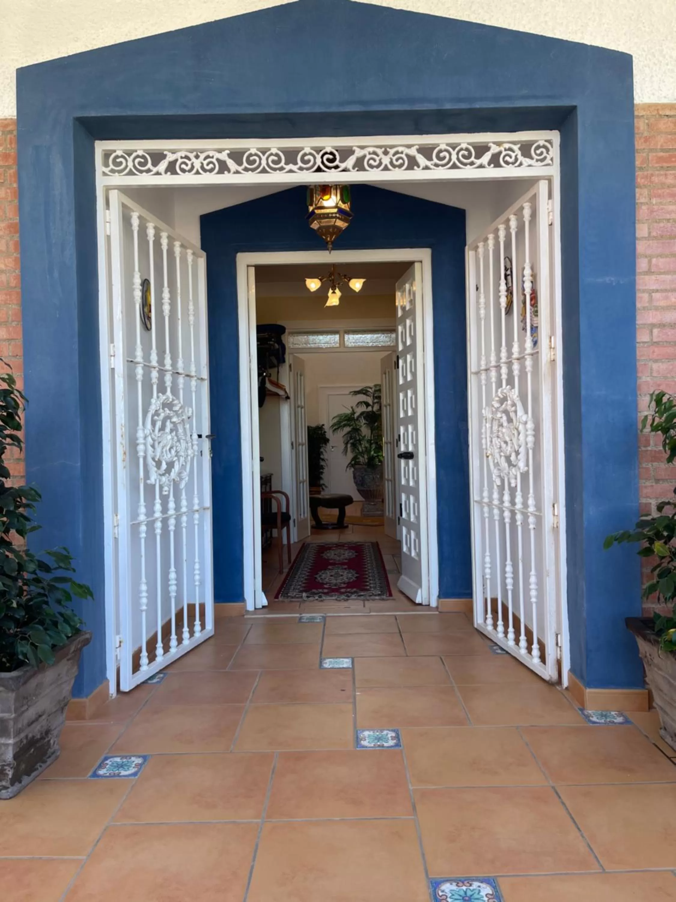 Facade/entrance in Anna's garden