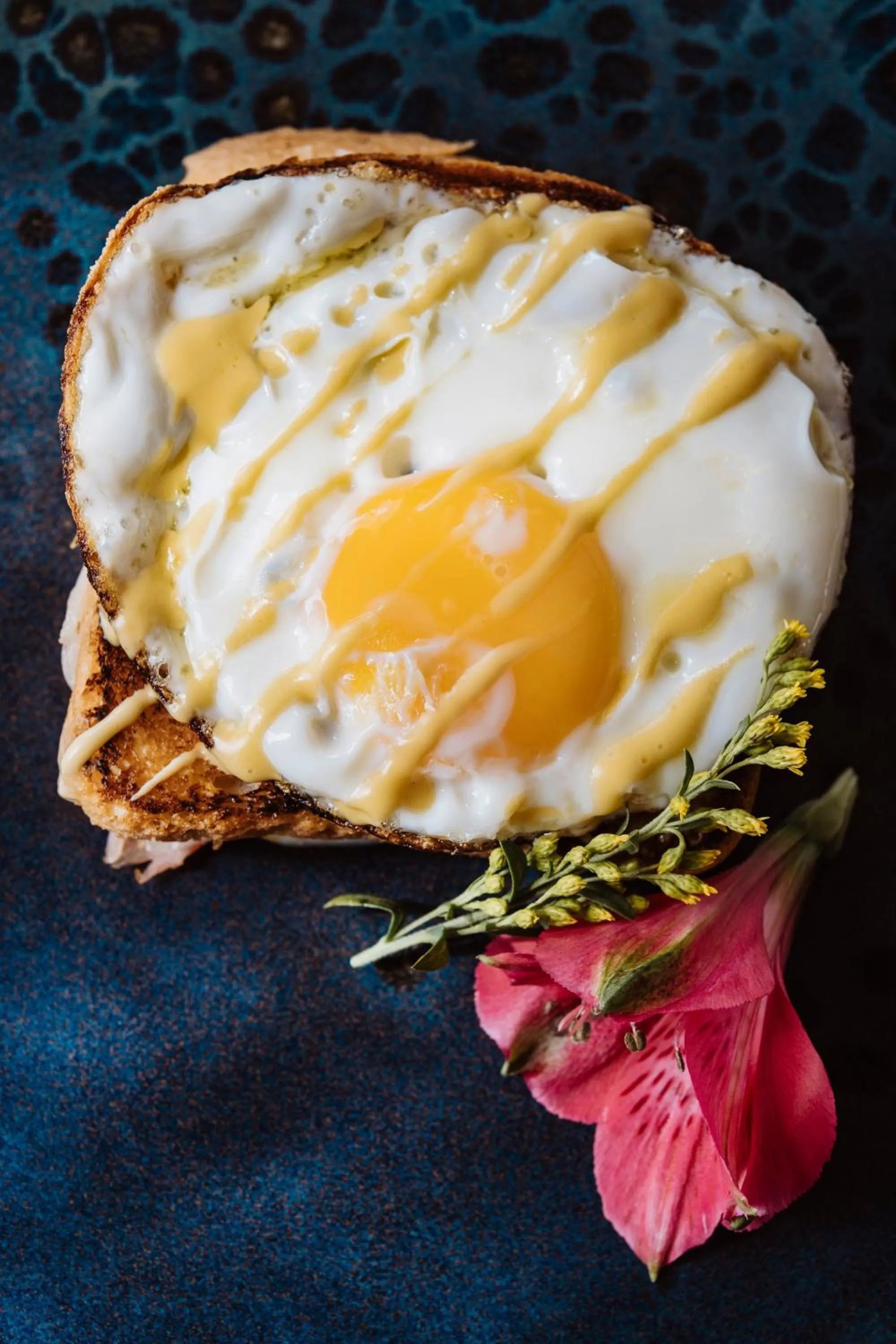 Restaurant/places to eat in Franceschi Park Hotel