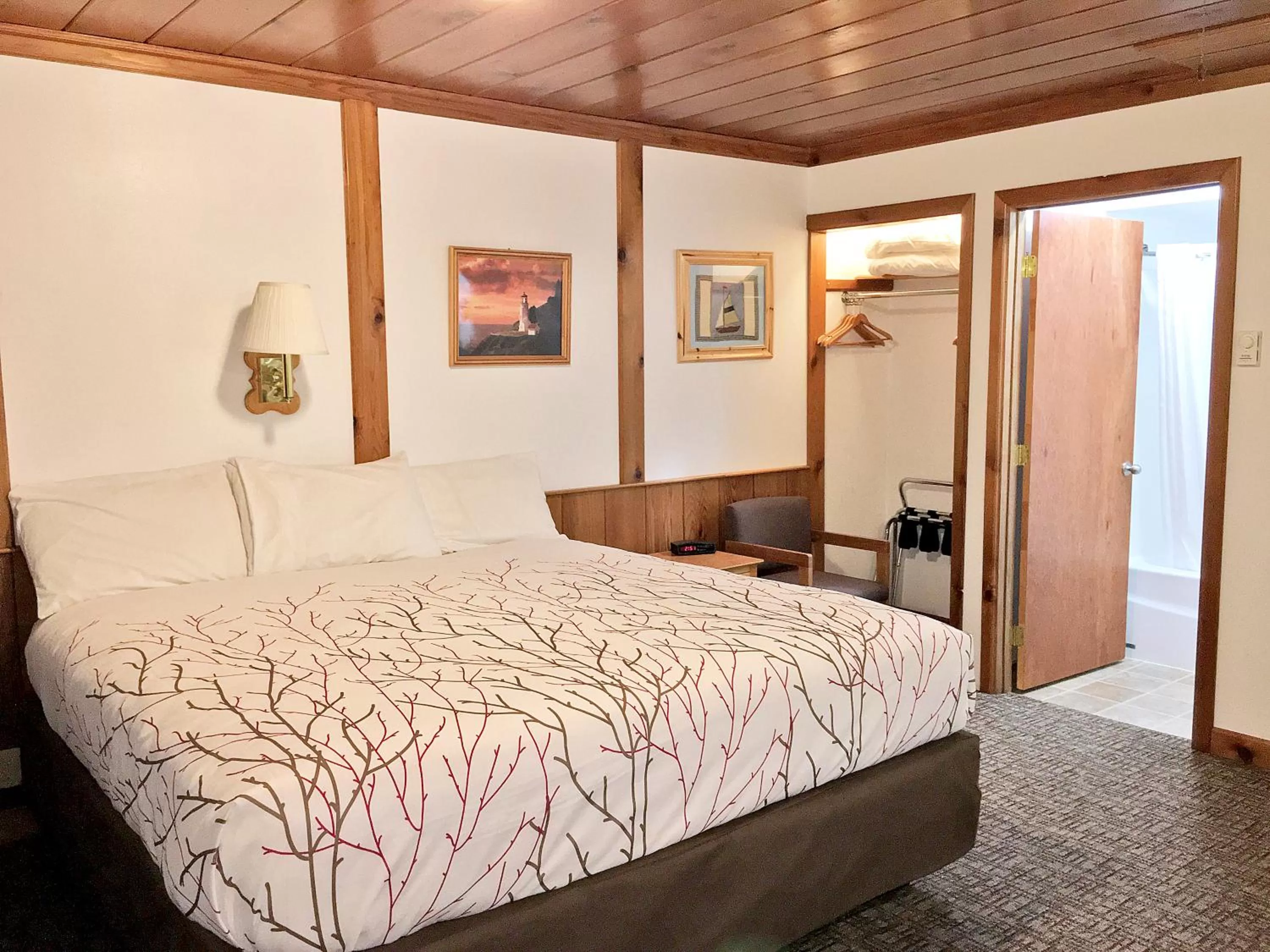 Bed in Park Motel and Cabins