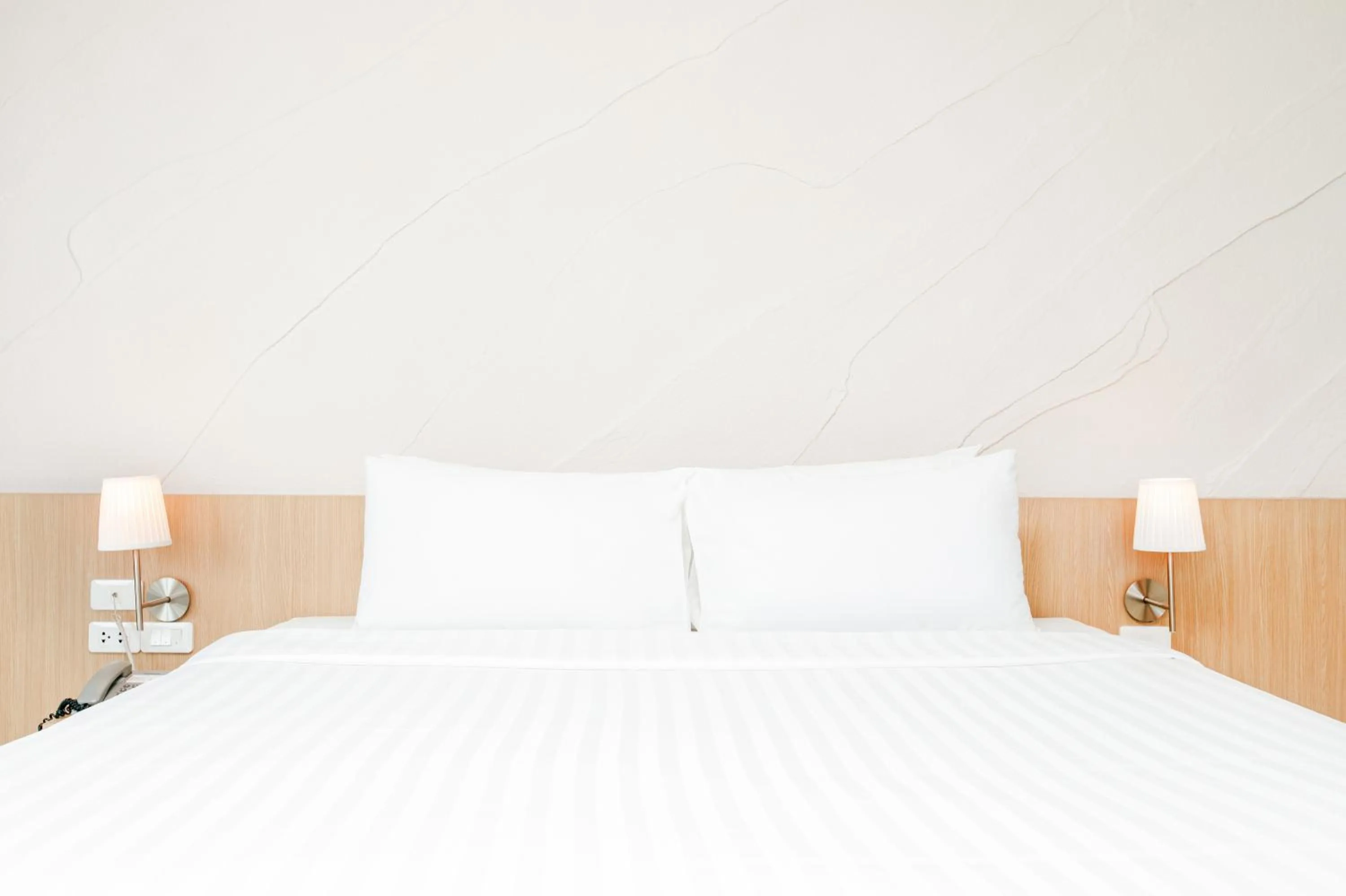 Bedroom, Bed in Prima Hotel Pattaya