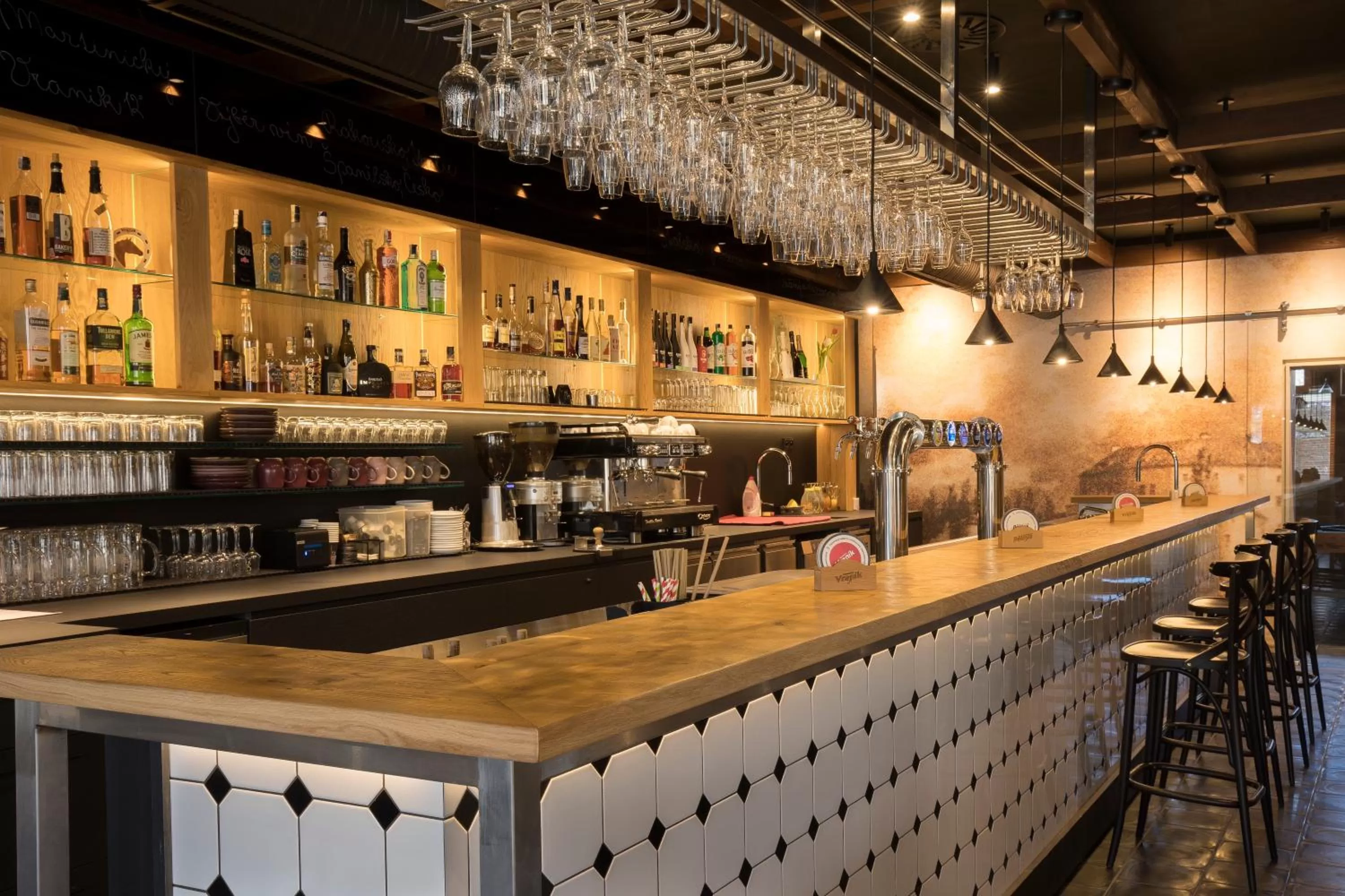 Equitana Hotel Resort