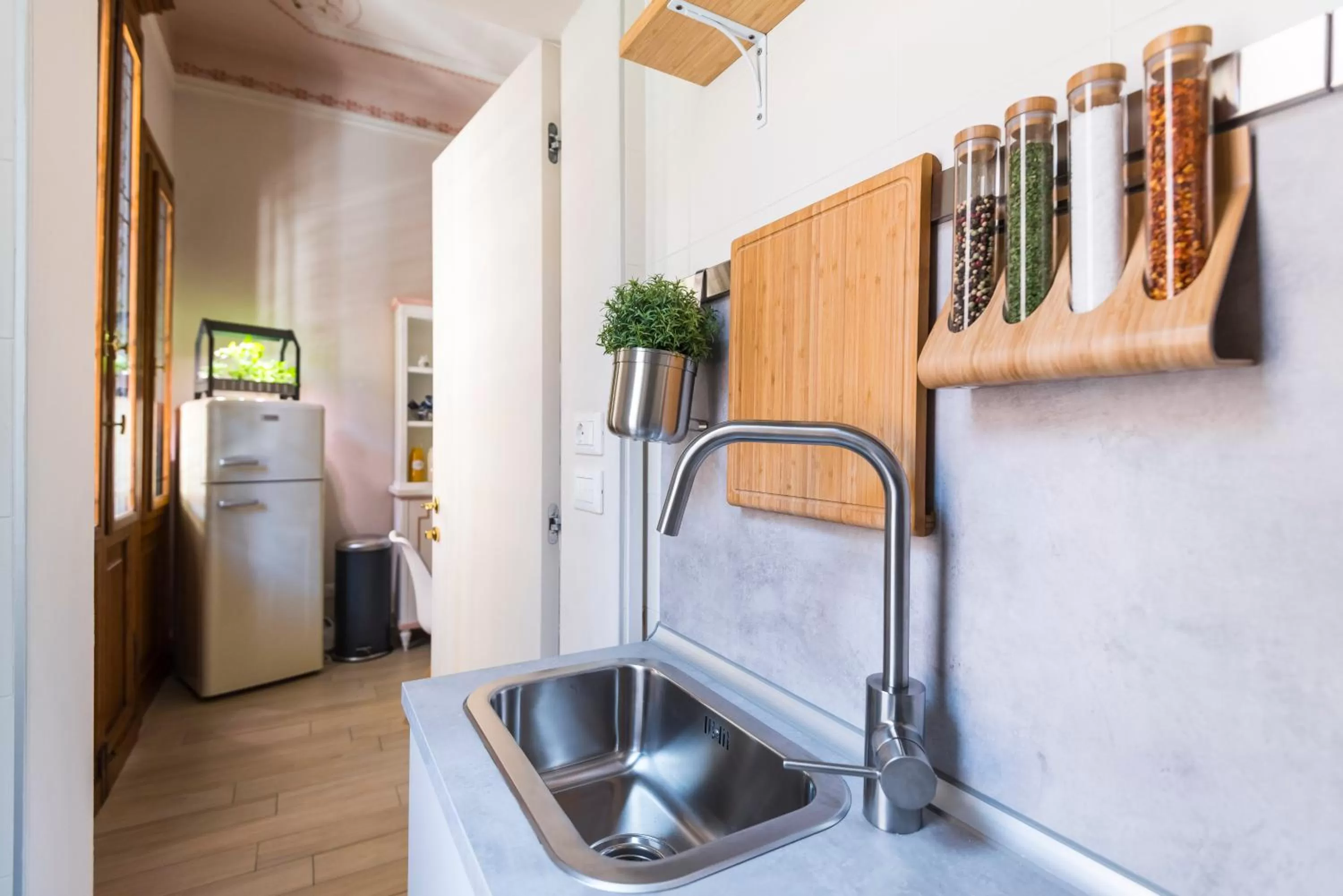 Kitchen or kitchenette in Villa Savioli Room & Breakfast