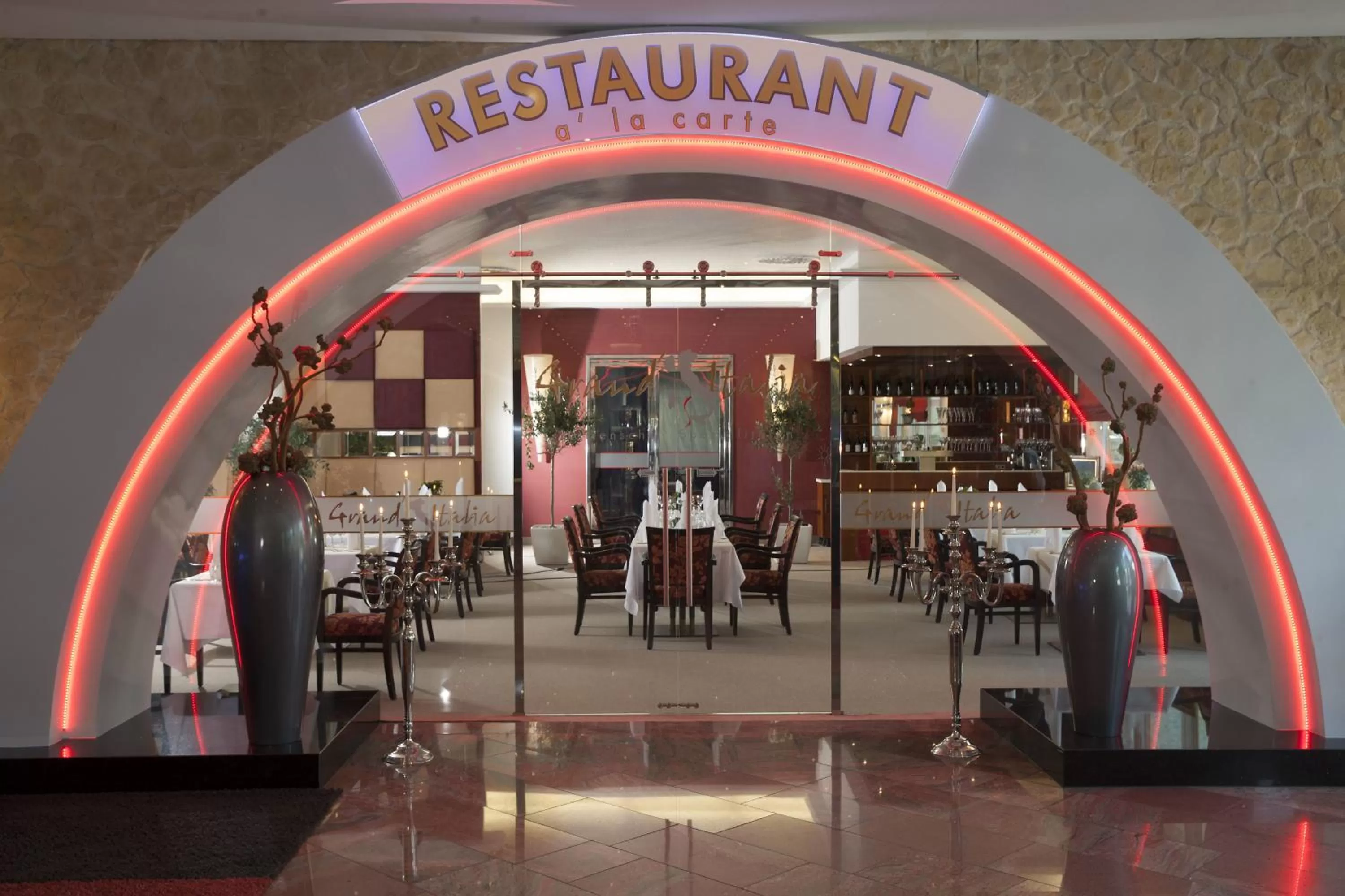 Restaurant/places to eat in Hotel La Strada