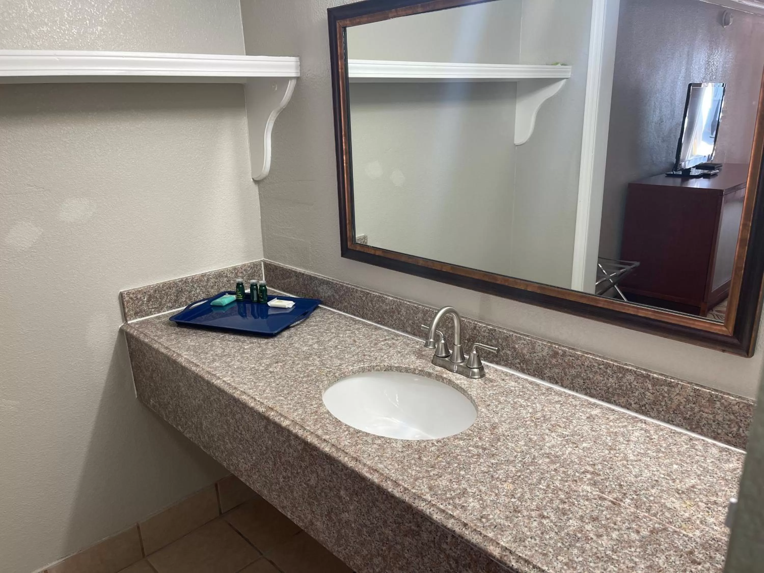 Bathroom in Stratford House Inn