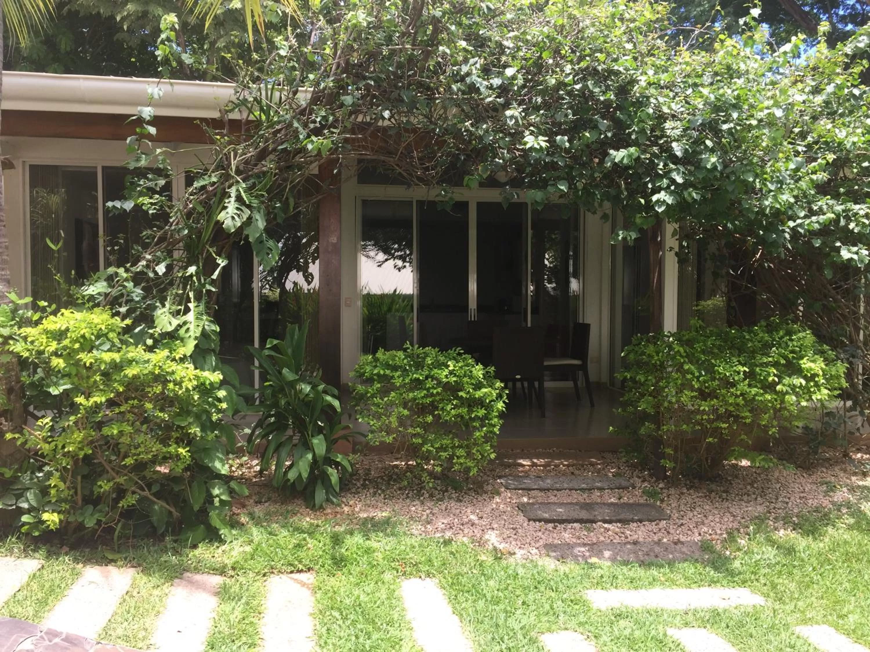 Garden in The Breeze Hotel & Villas