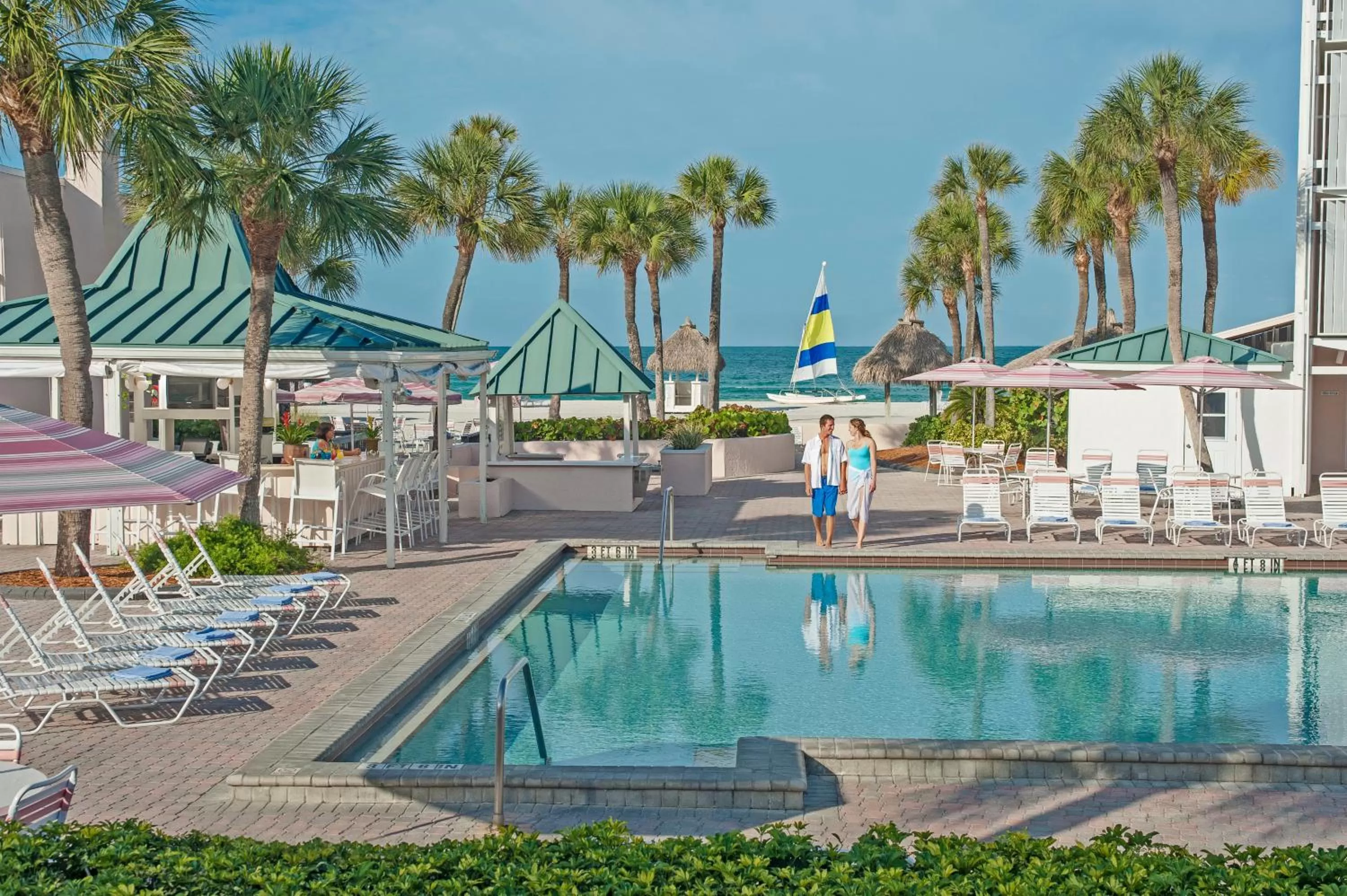 Swimming pool in Sandcastle Resort at Lido Beach