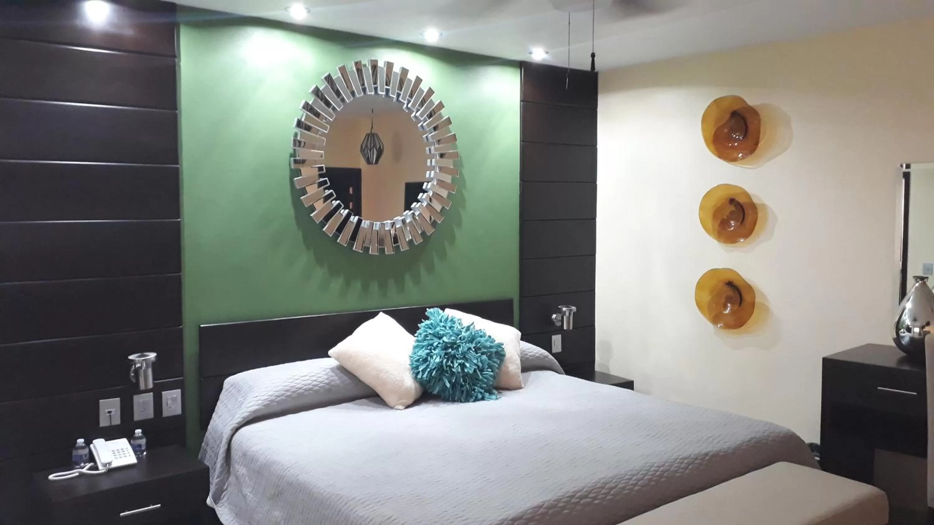 Bed in Luxury Hotel Inn