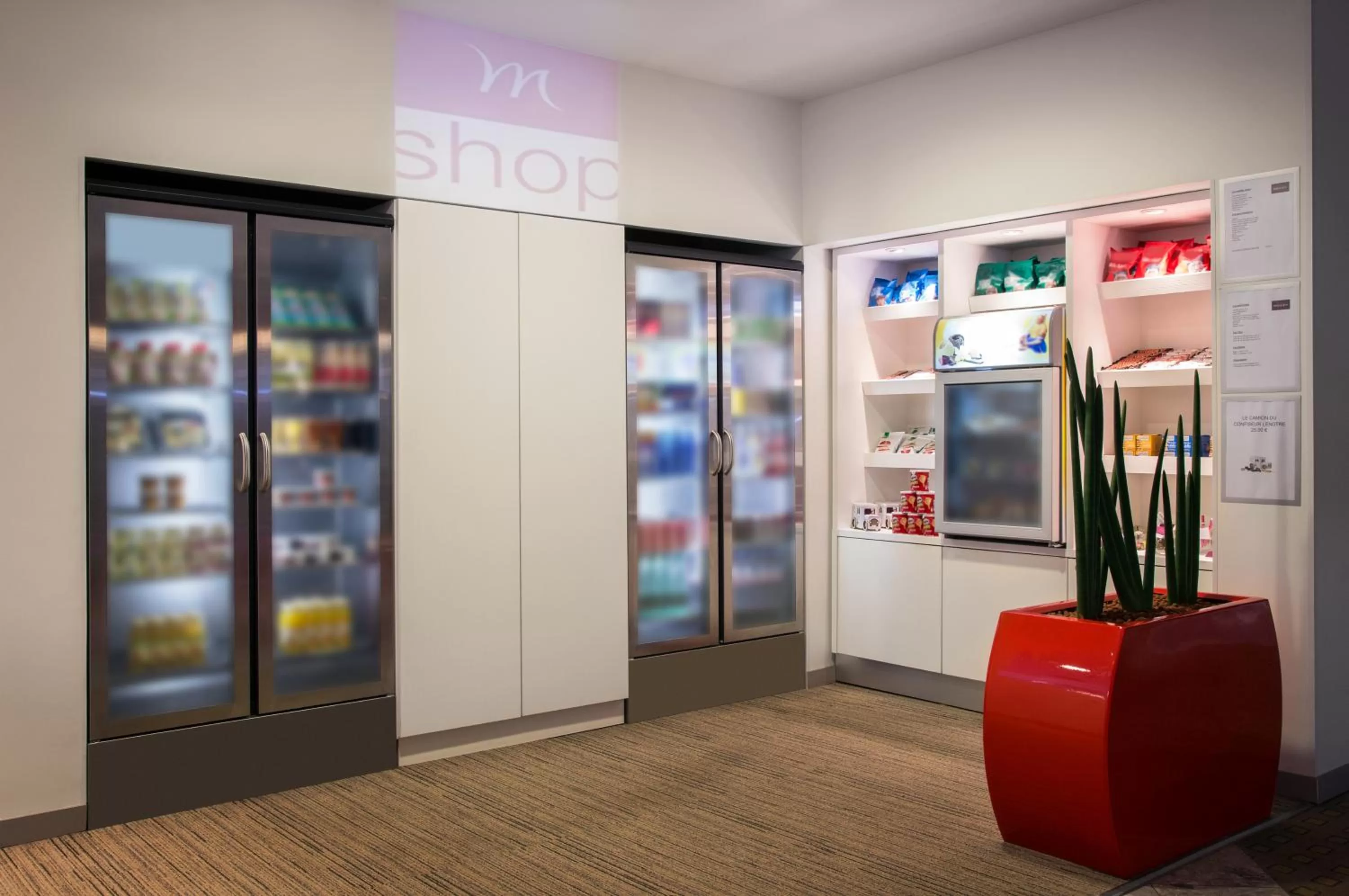 On-site shops in Mercure Paris Roissy CDG