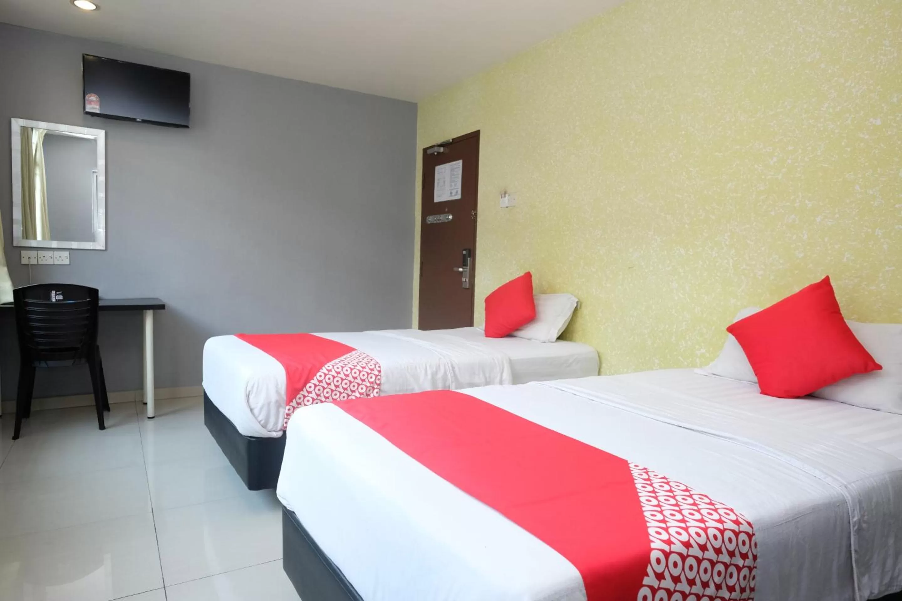 Photo of the whole room, Bed in Hotel De' Tees, Masai Utama