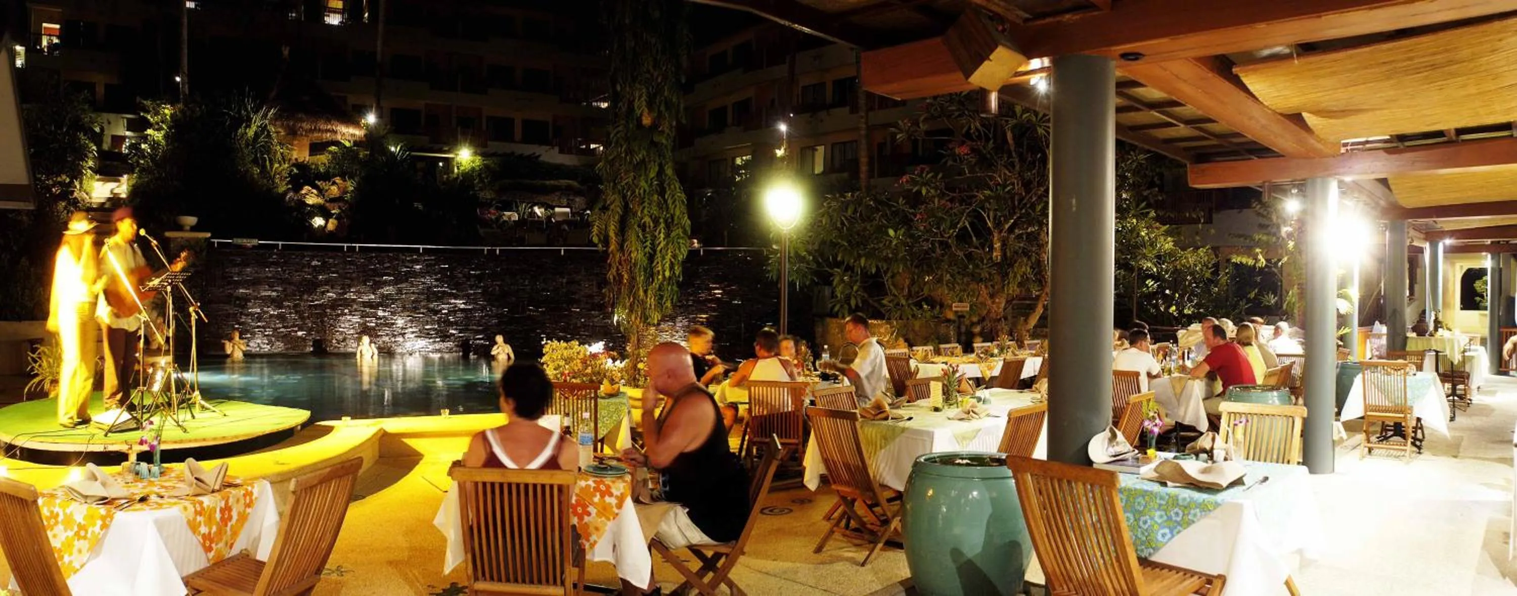 Restaurant/places to eat in Karona Resort & Spa - SHA Extra Plus