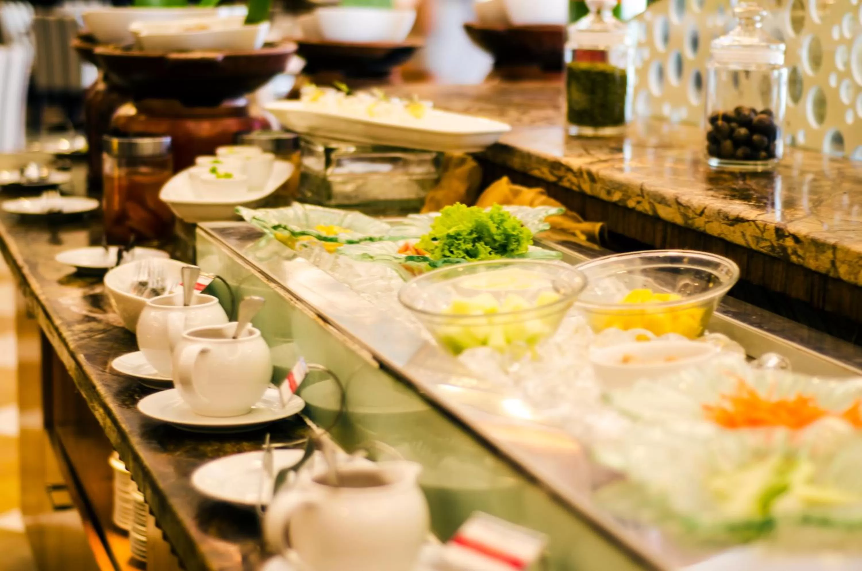 Food and drinks in Swiss-Belhotel Maleosan Manado