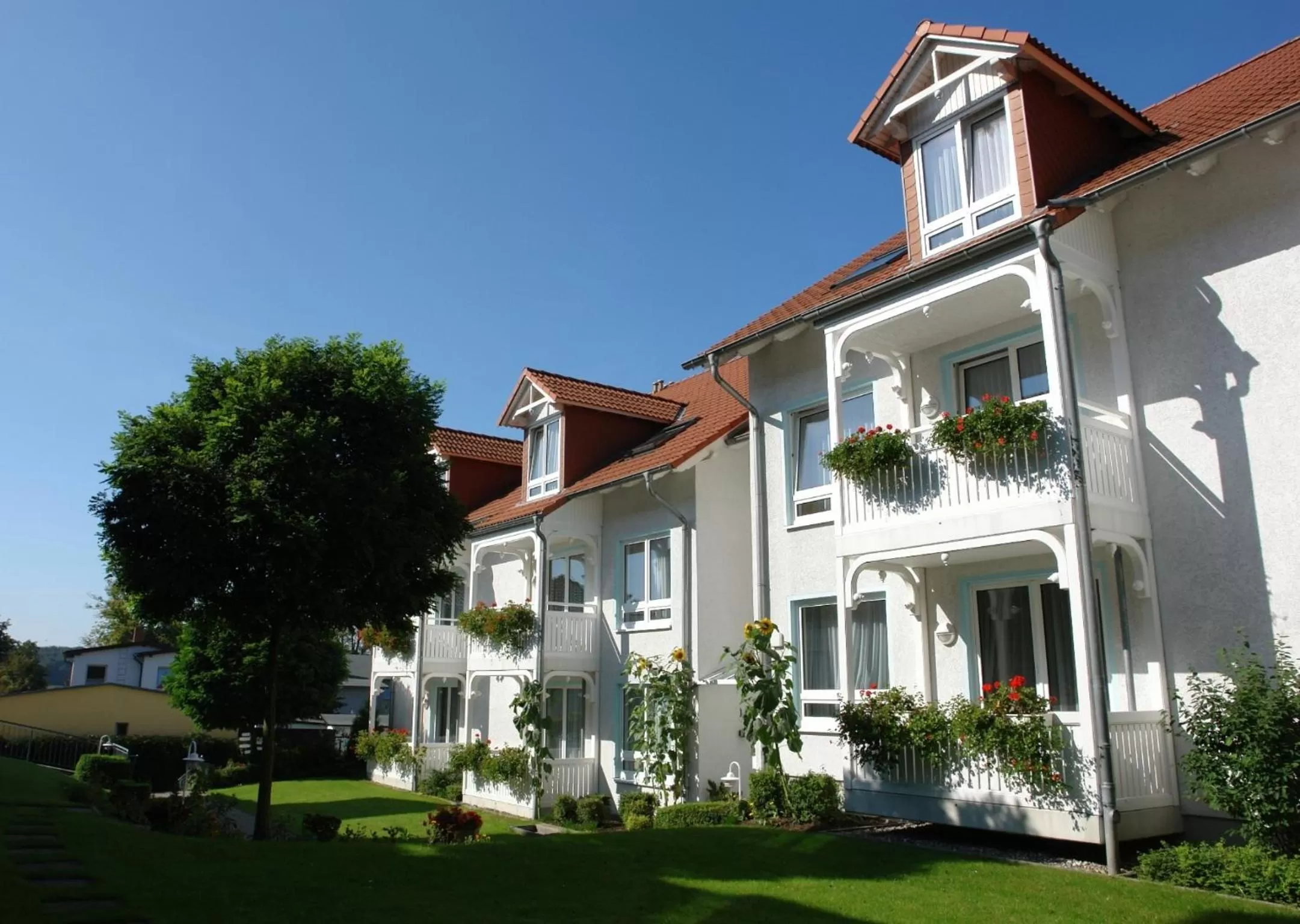 Facade/entrance, Property Building in Apartmenthaus Binzer Sterne
