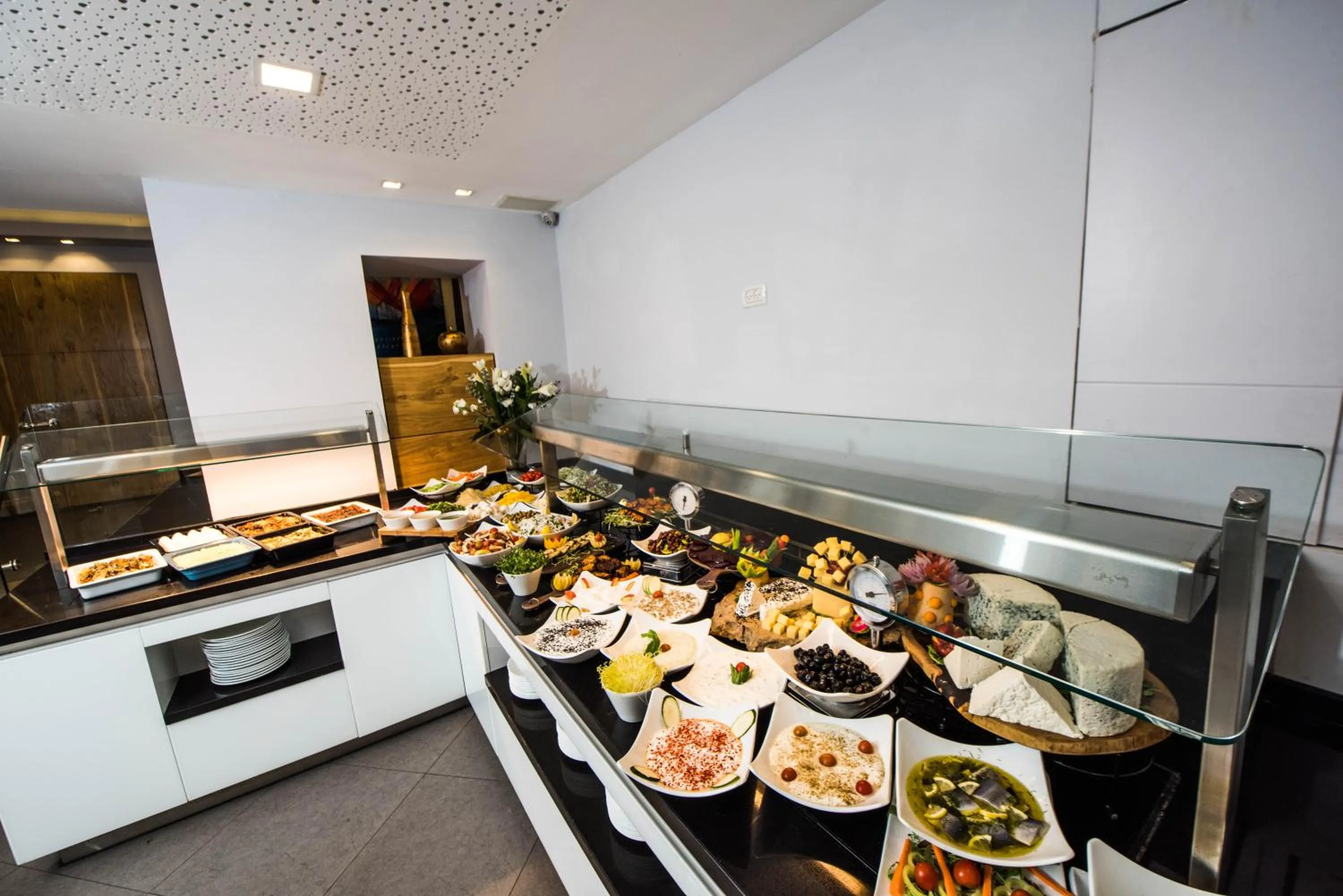 Food and drinks in Montefiore Hotel By Smart Hotels