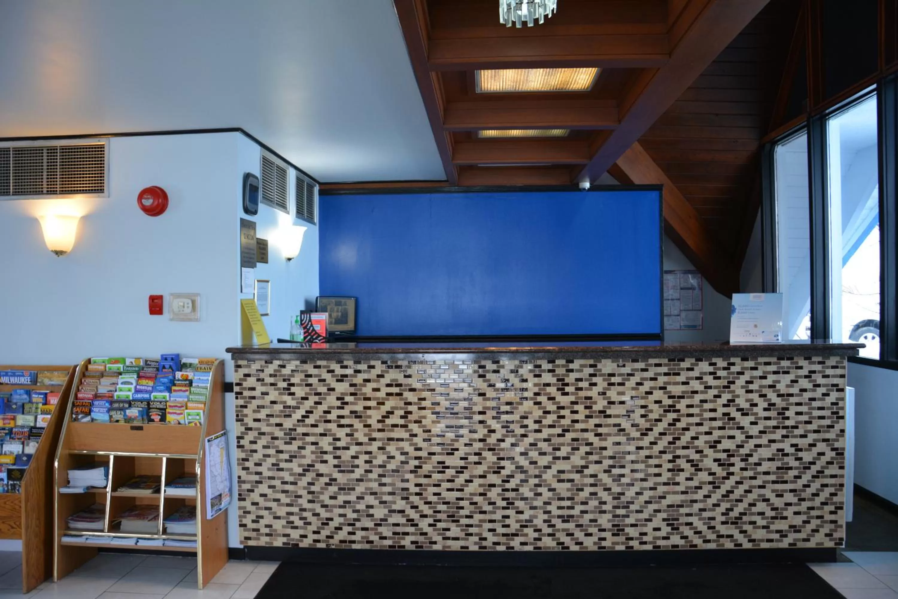 Lobby or reception in Travelodge by Wyndham Milwaukee