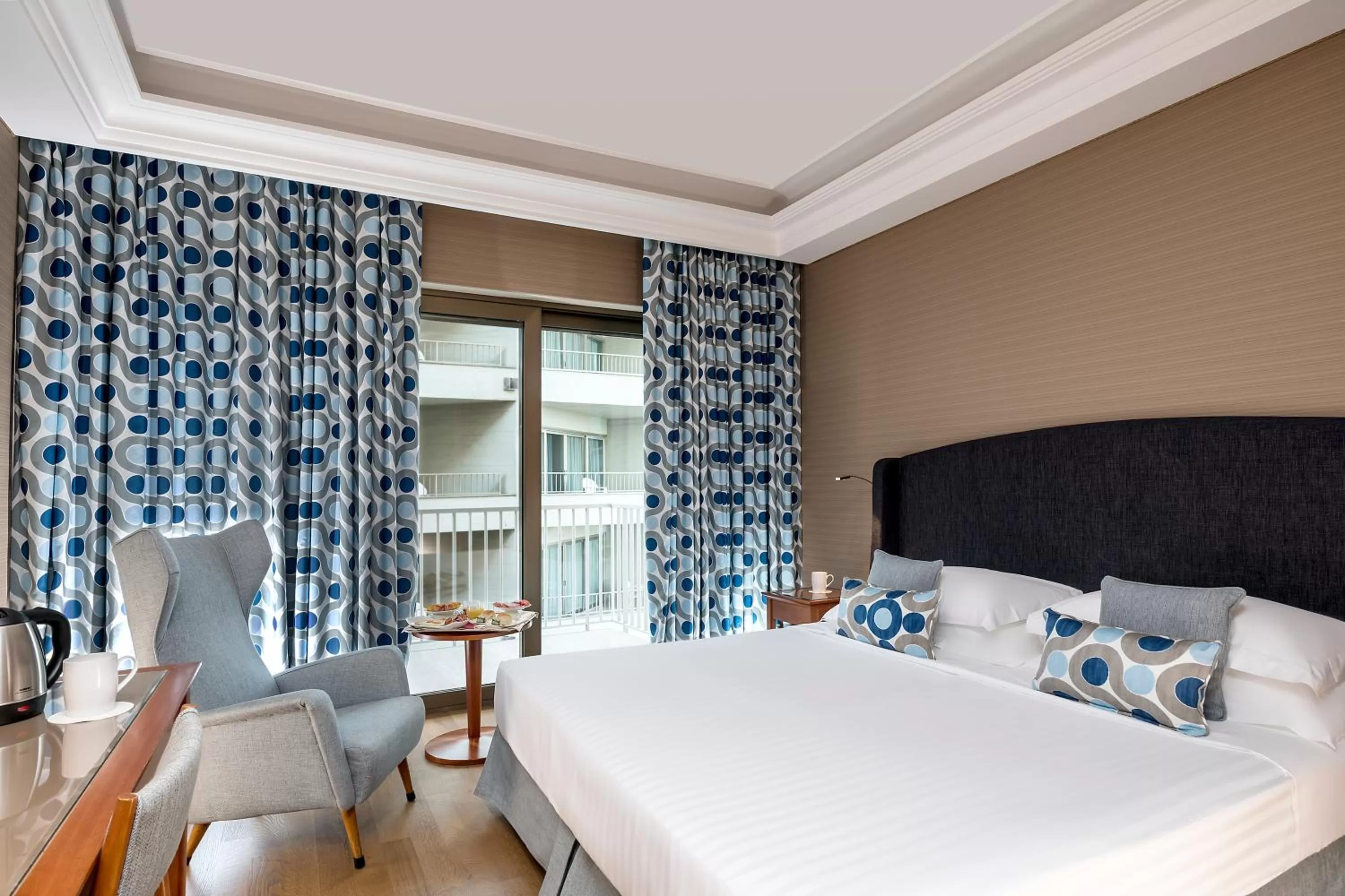 Bedroom, Bed in Hotel Royal Continental