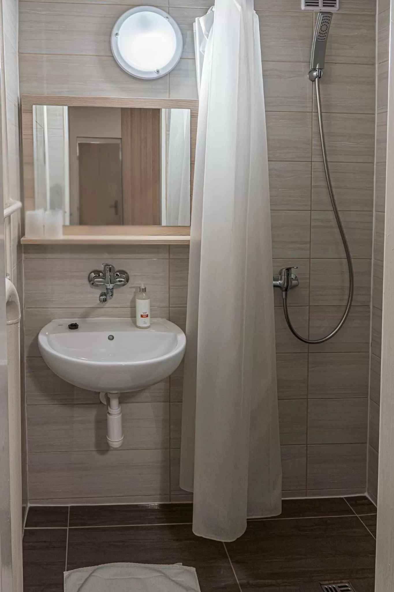Shower, Bathroom in Hotel Garni