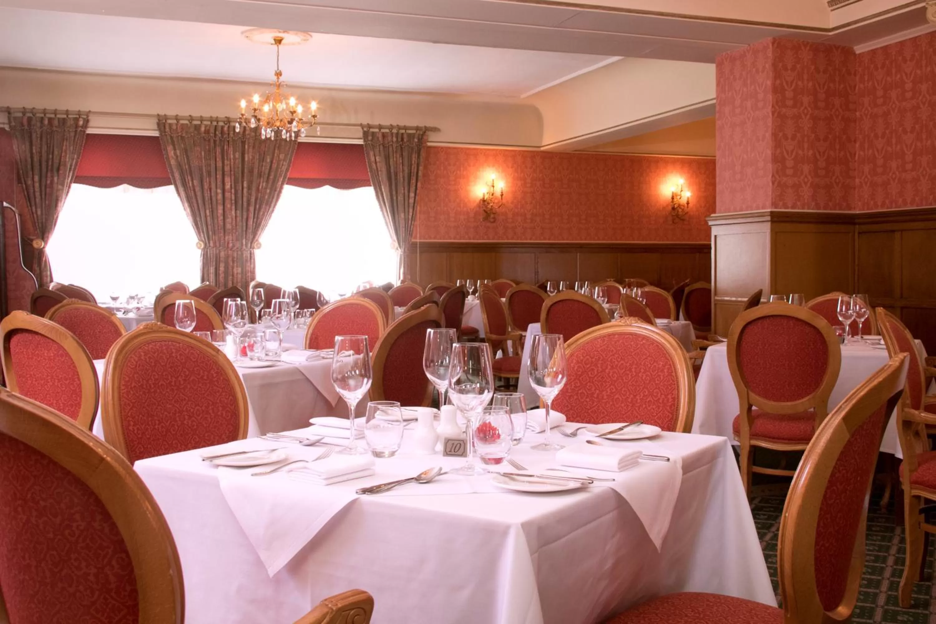 Restaurant/places to eat in Imperial Hotel