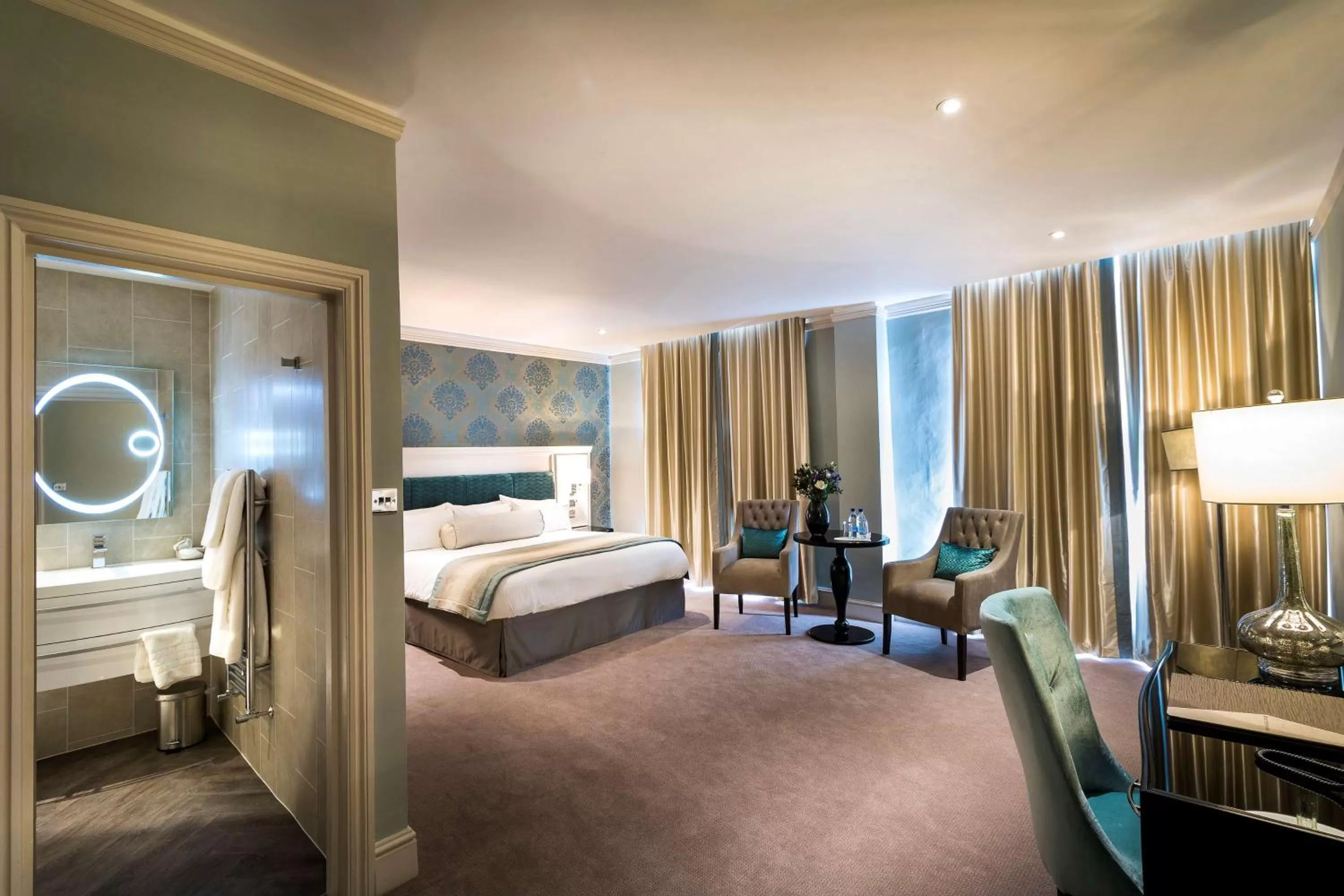 Photo of the whole room, Bed in The Swan Hotel, Wells, Somerset - The Coaching Inn Group