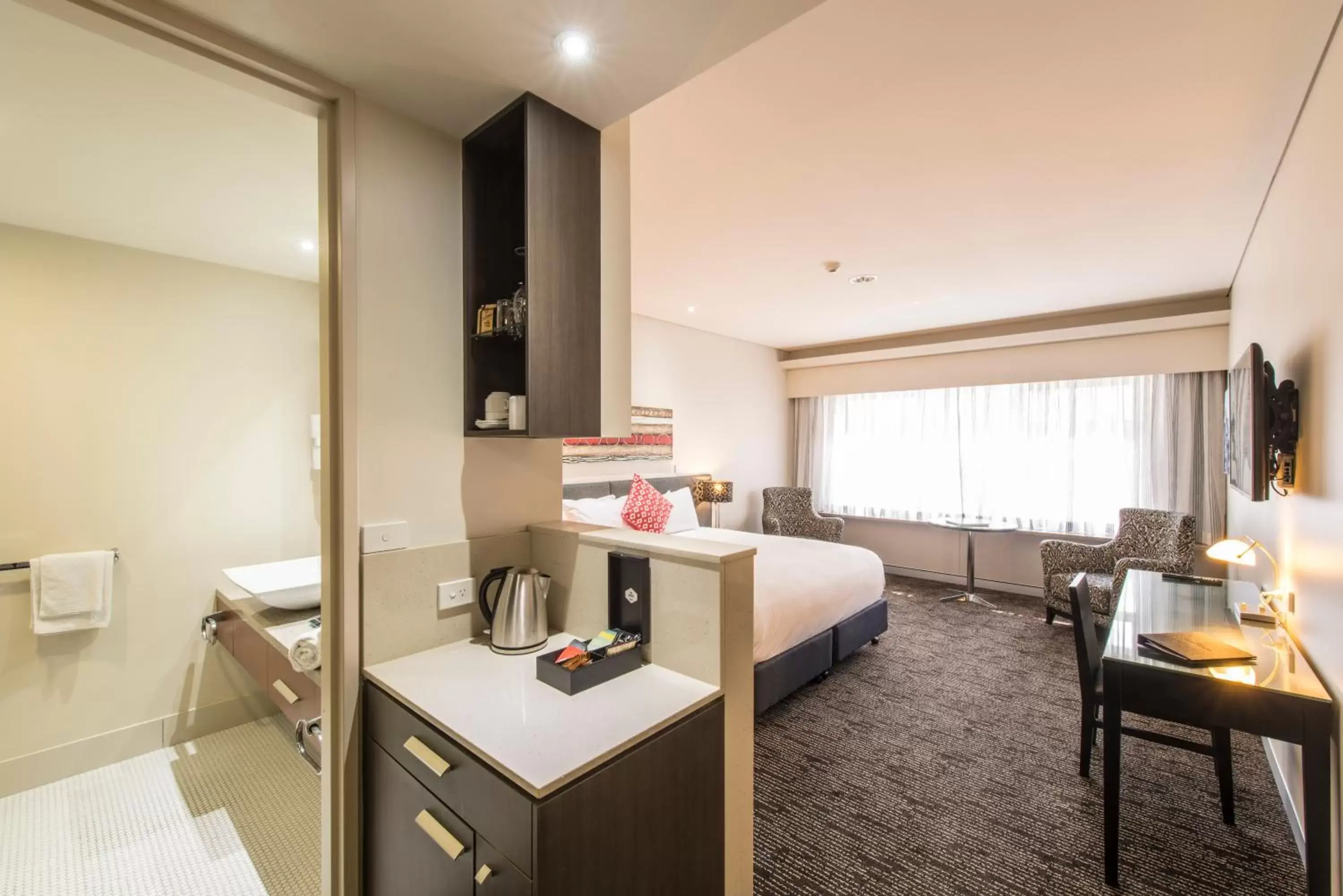 Executive King Suite in The Colmslie Hotel Executive King Suite in The Colmslie Hotel