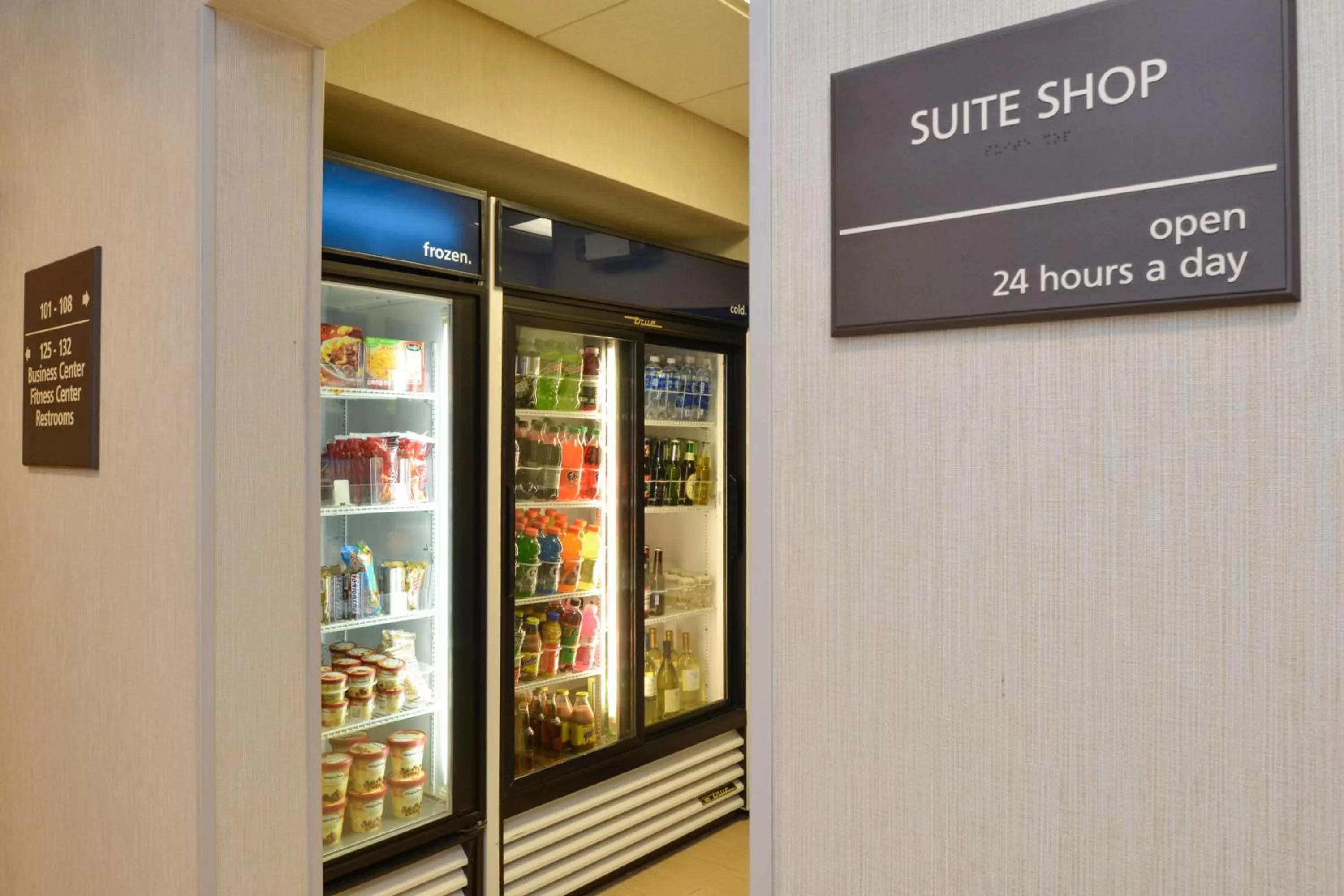 Dining area in Hampton Inn & Suites - Ocala