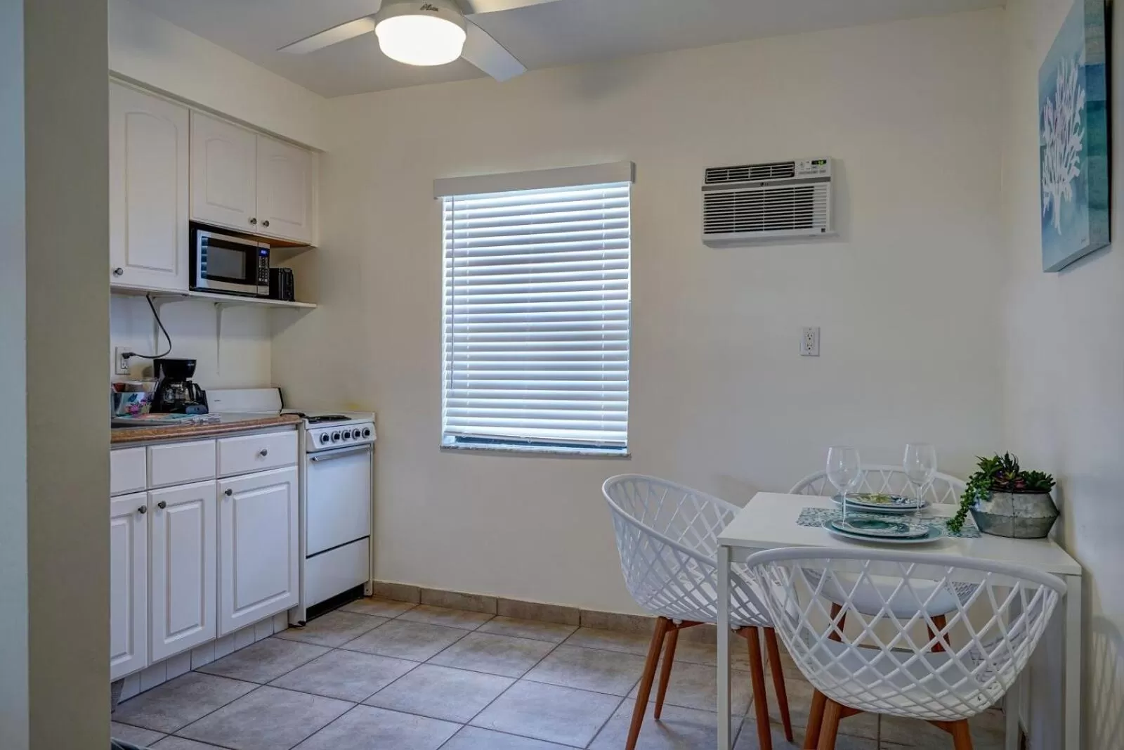 Kitchen or kitchenette in Sea Garden by the Sea