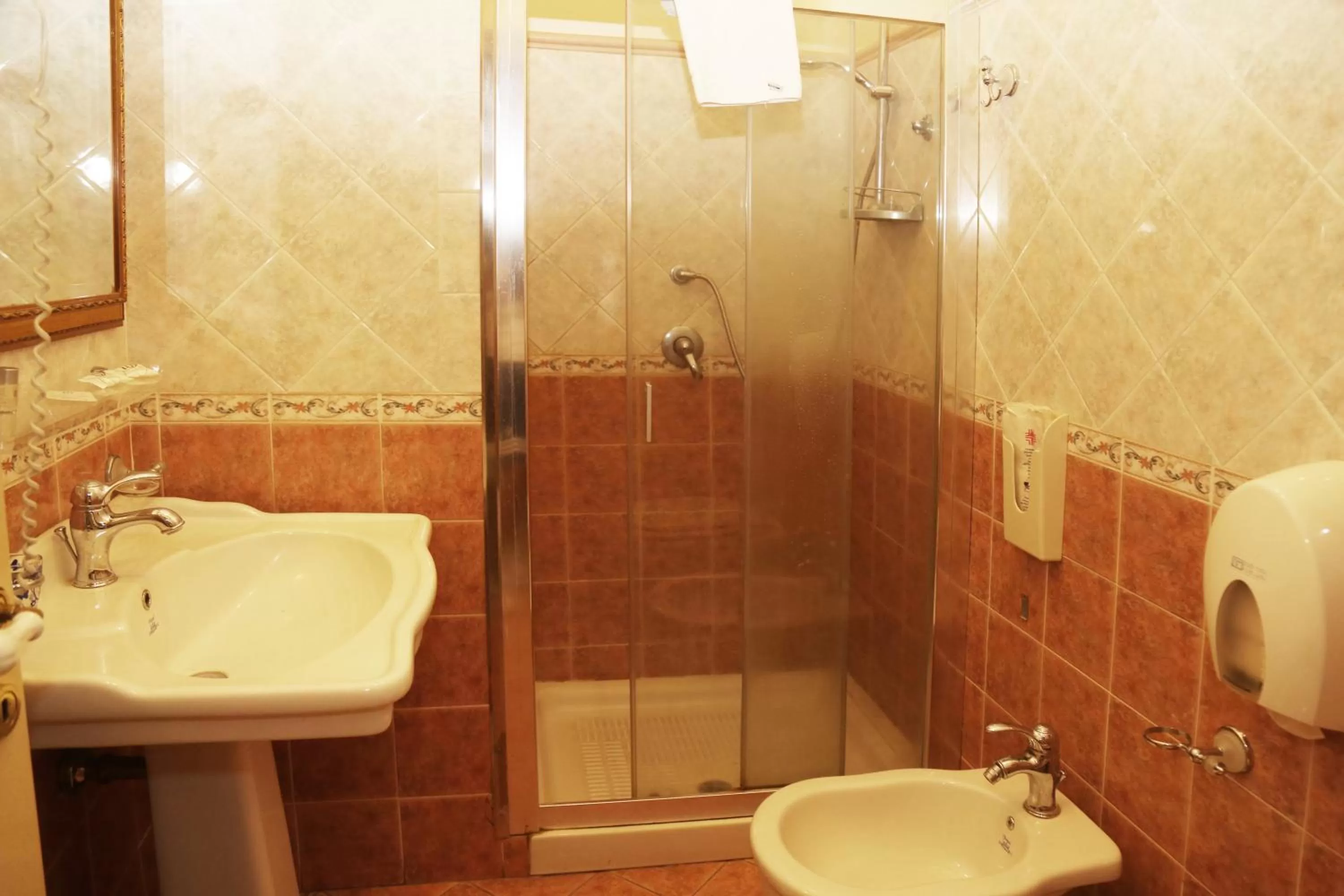 Bathroom in Hotel Sangiuliano 132 centro storico Catania