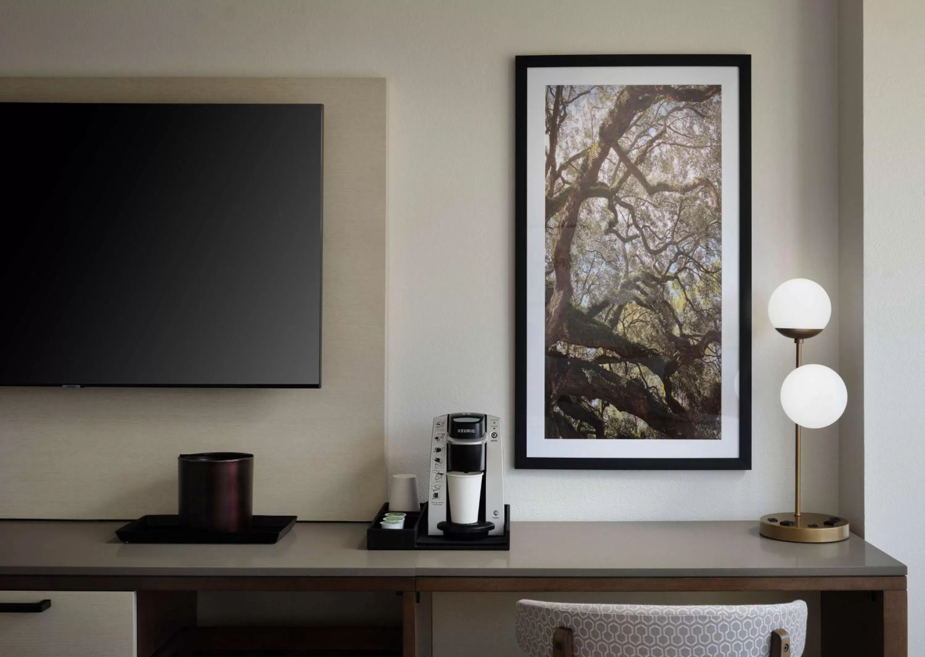 Bedroom in Sonesta Irvine John Wayne Airport