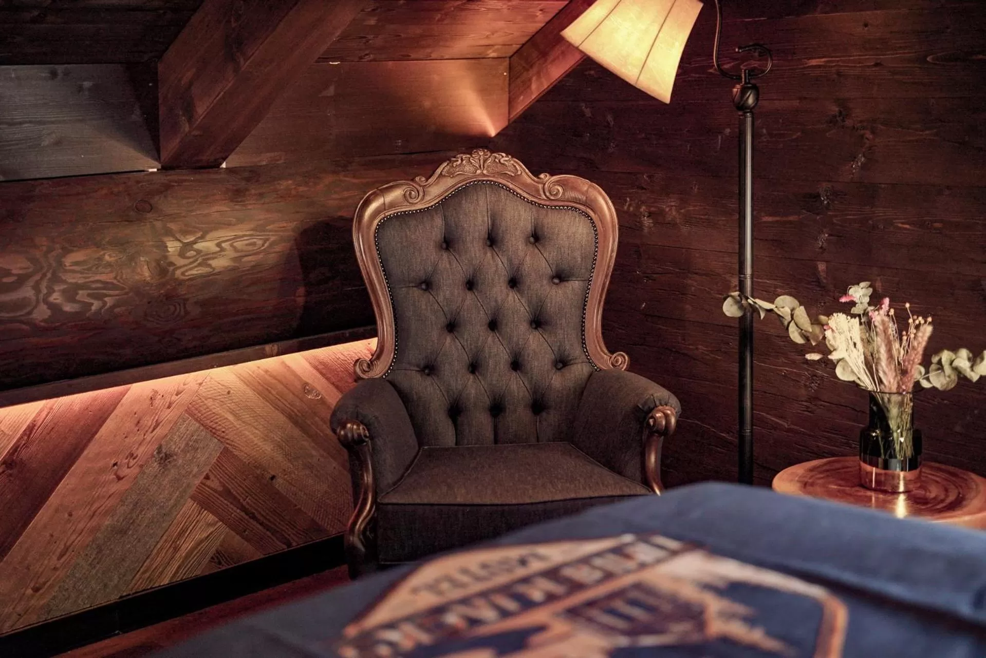 Seating area in Timberjacks Siegen Motel