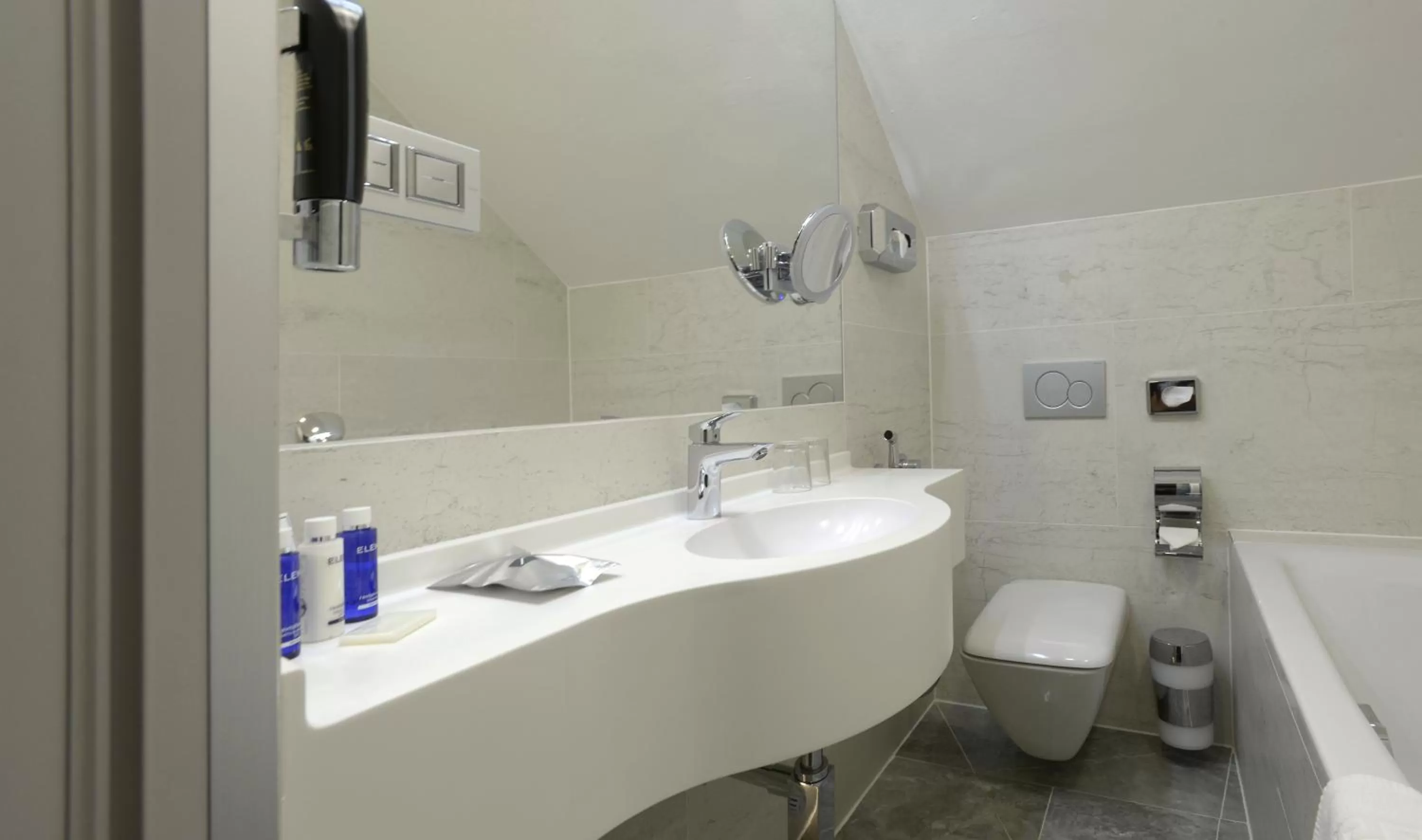 Bathroom in Hotel Grand