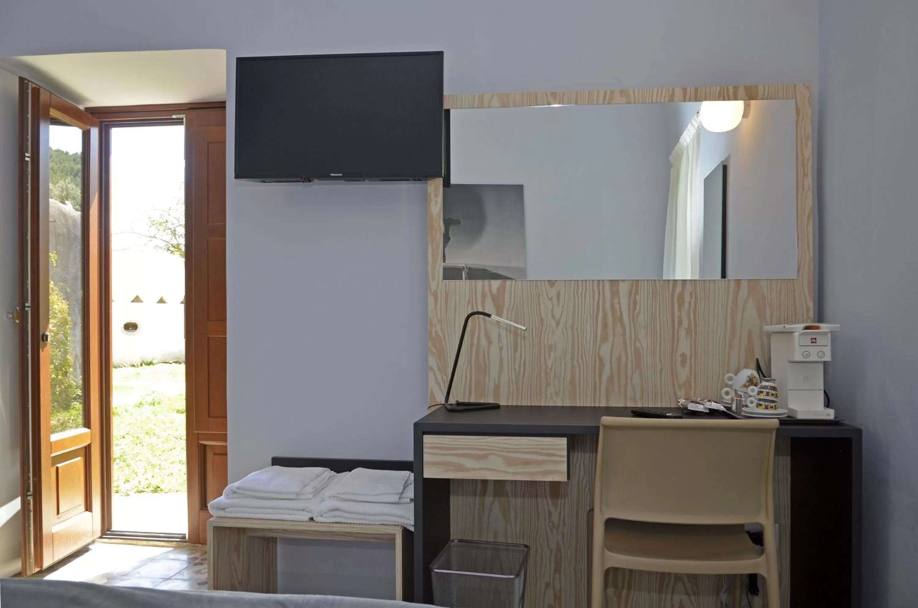 Photo of the whole room in Regia Trazzera