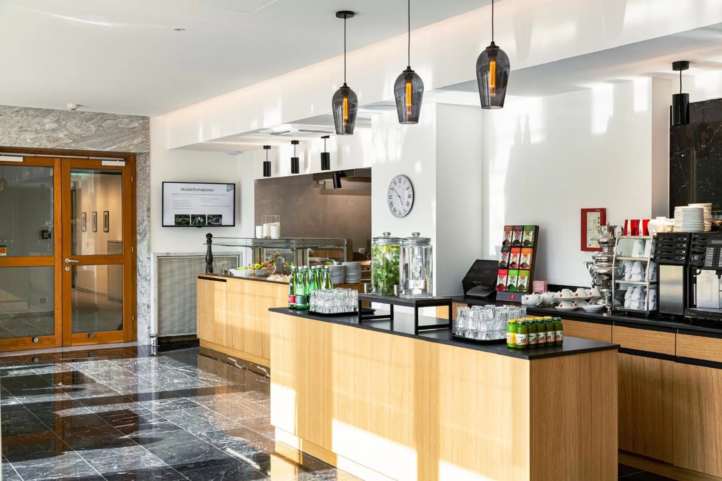 Food and drinks, Restaurant/Places to Eat in Hotel Schloss Hernstein