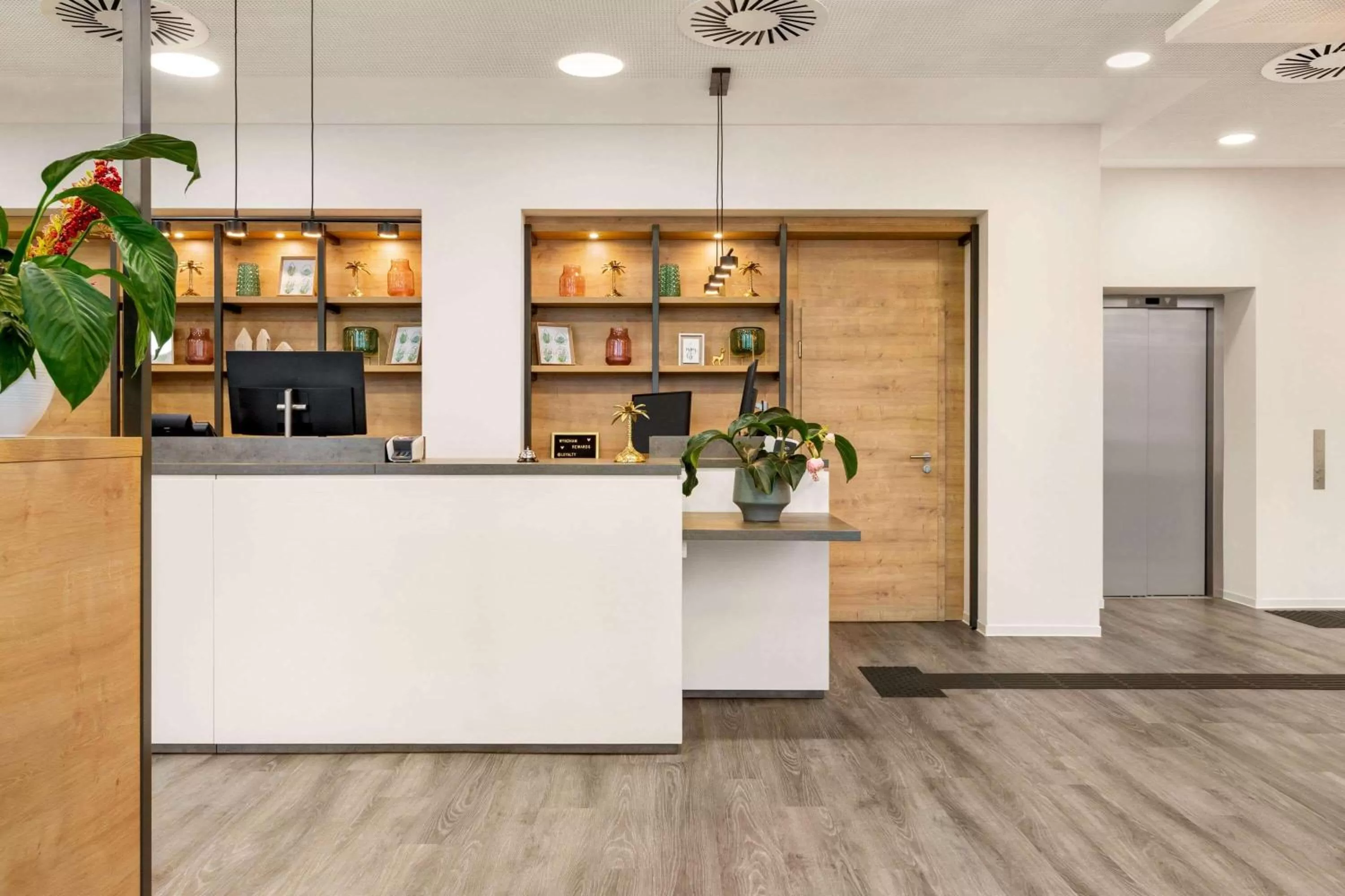 Lobby or reception in Super 8 by Wyndham Chemnitz