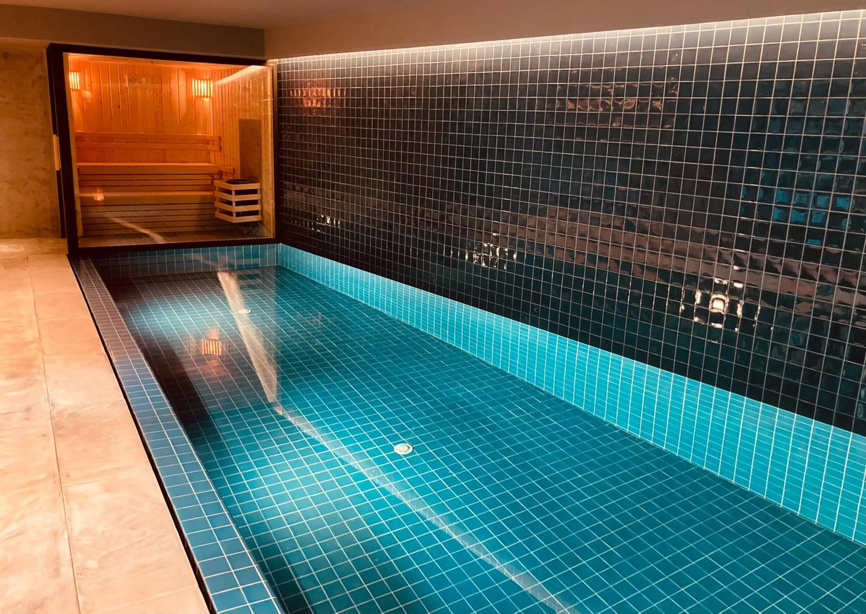 Swimming pool in Pousada do Porto - Rua das Flores