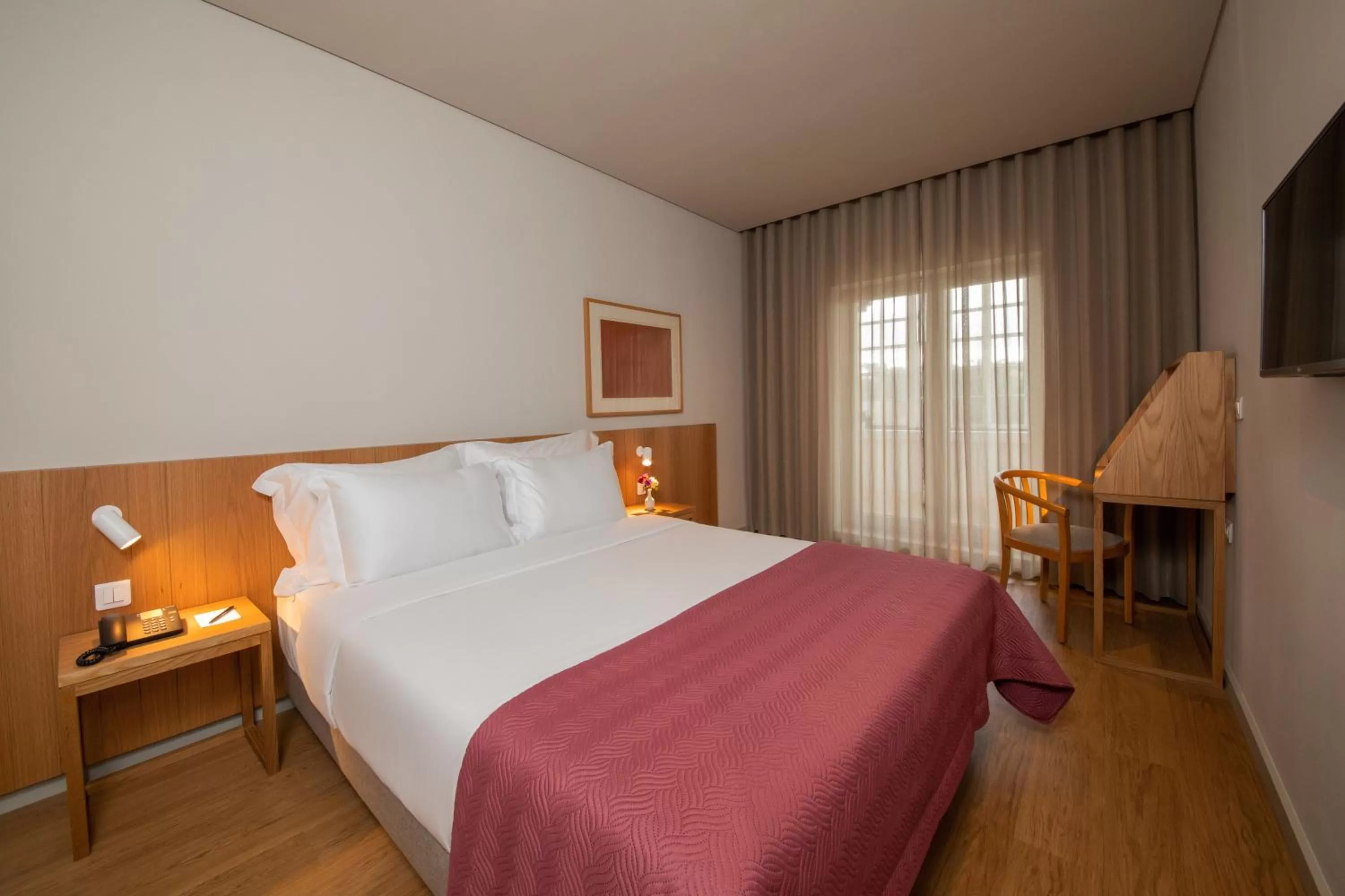 Bed in Montebelo Principe Perfeito Viseu Garden Hotel