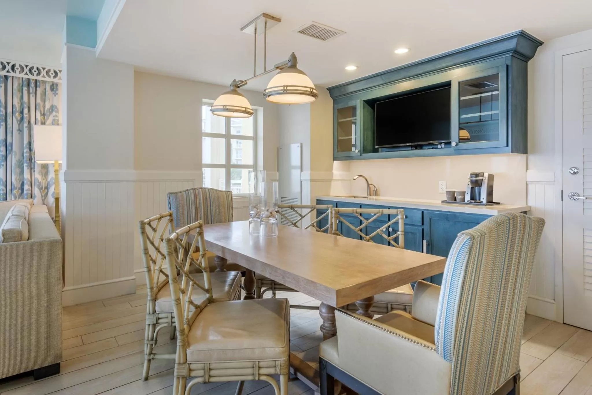 Bedroom, Dining Area in Omni Amelia Island Resort