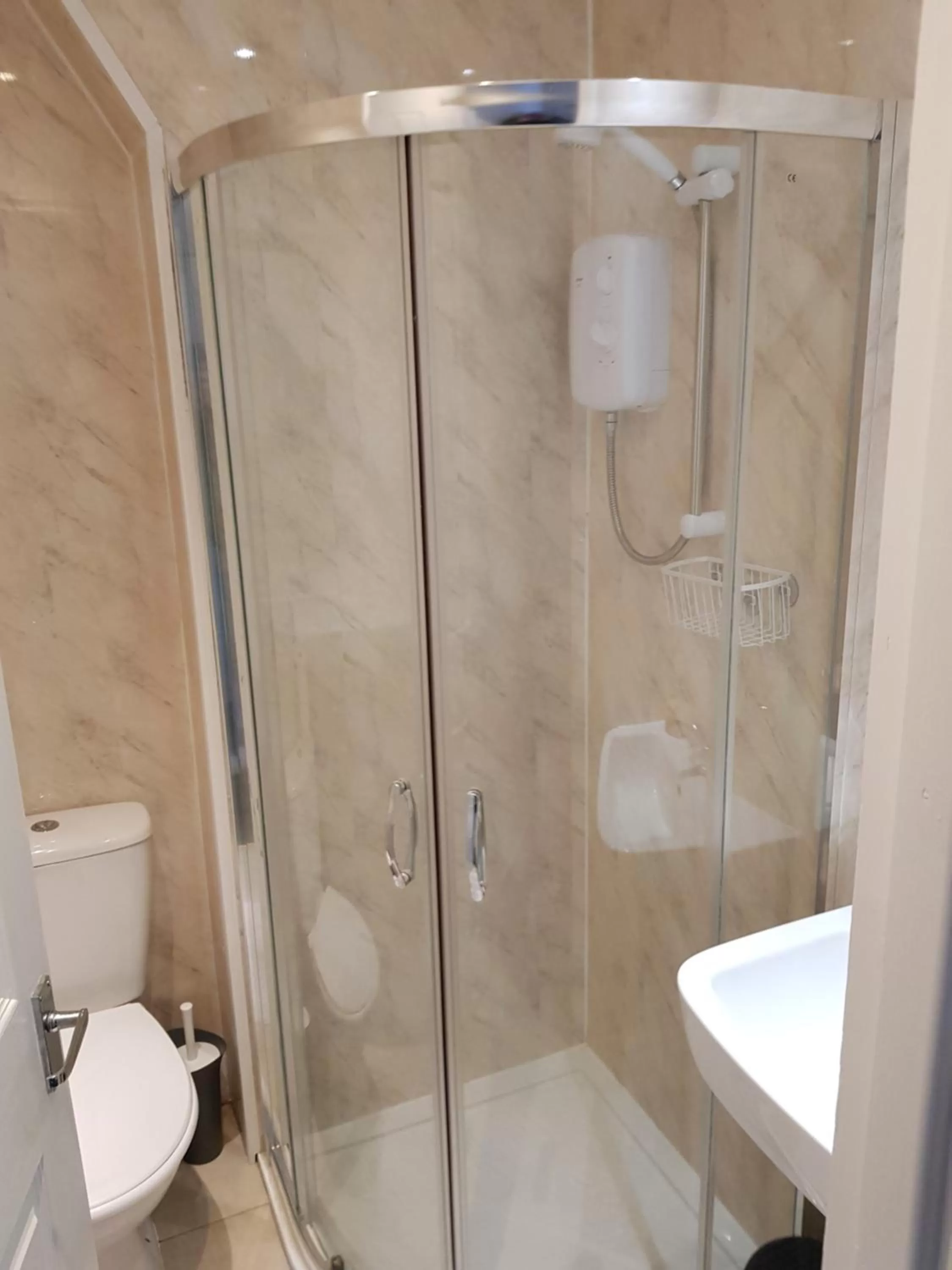 Shower in Montgomery Hotel