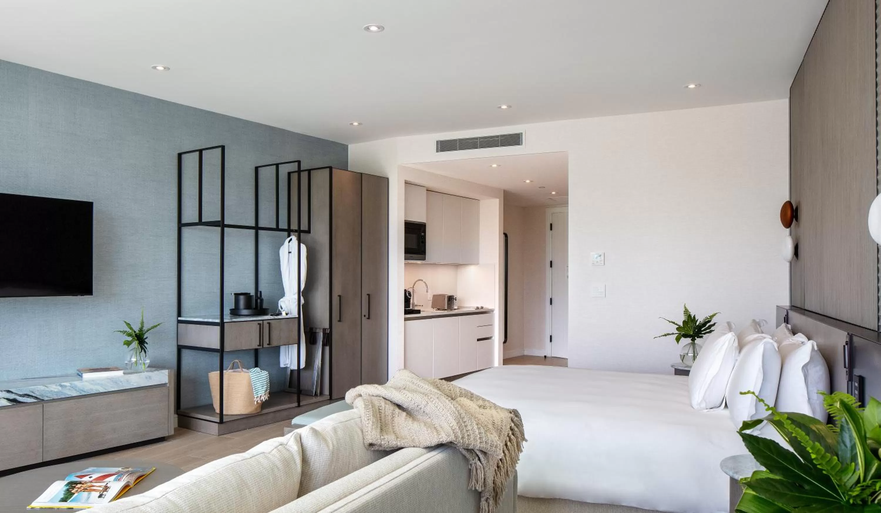 Bed in Goldwynn Resort & Residences